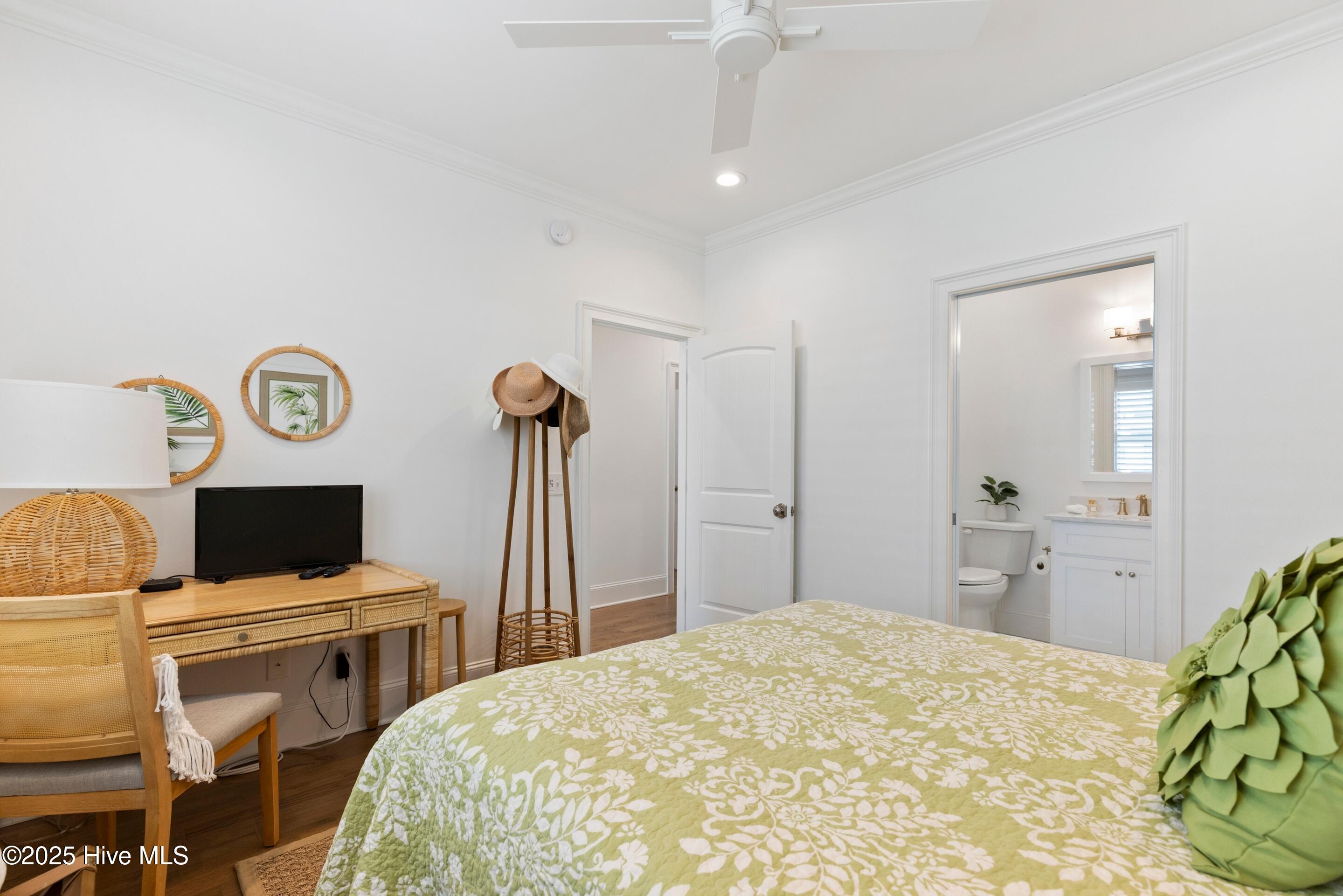 100532410 | Photo 41