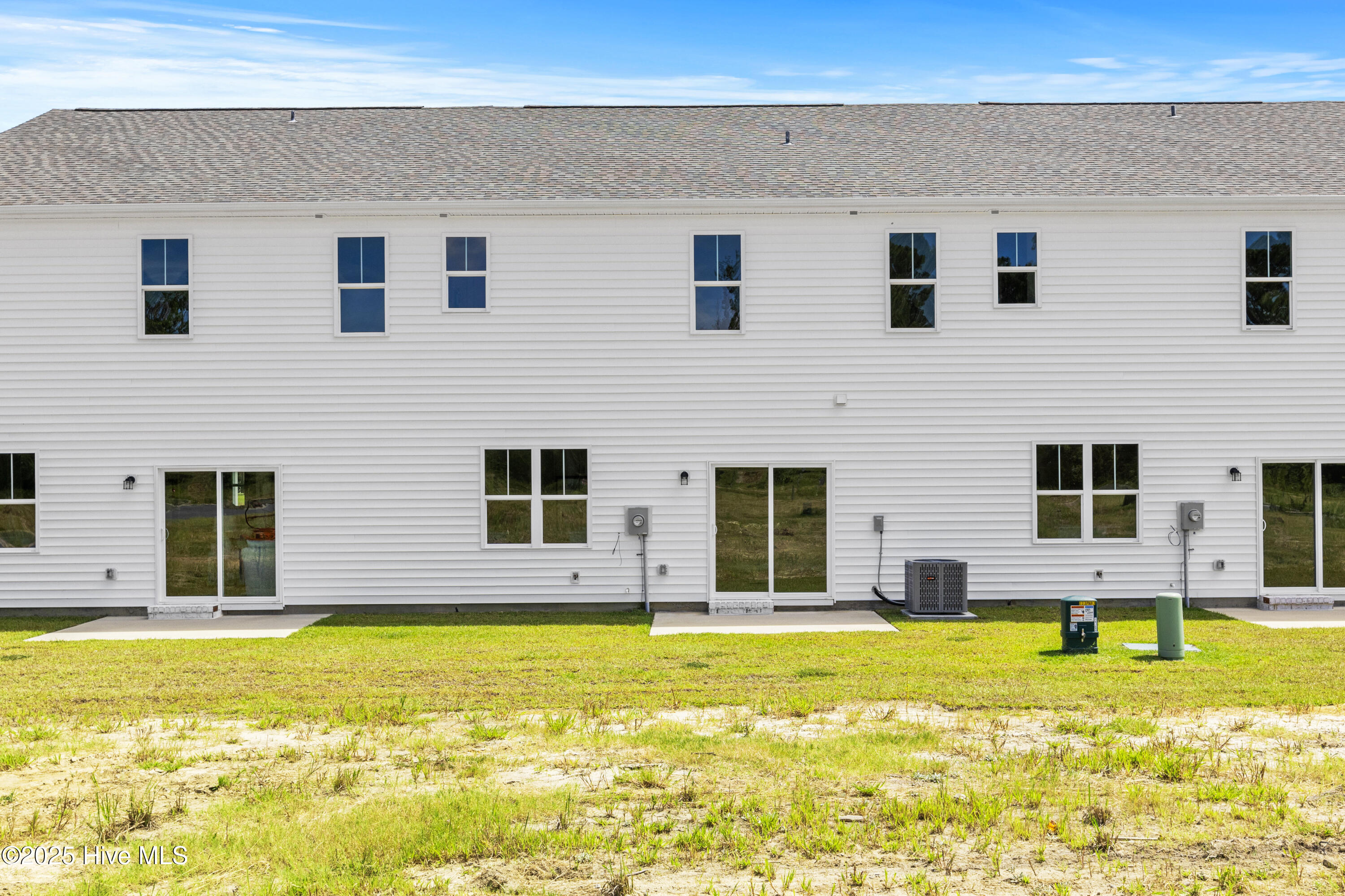 100528893 | Photo 16