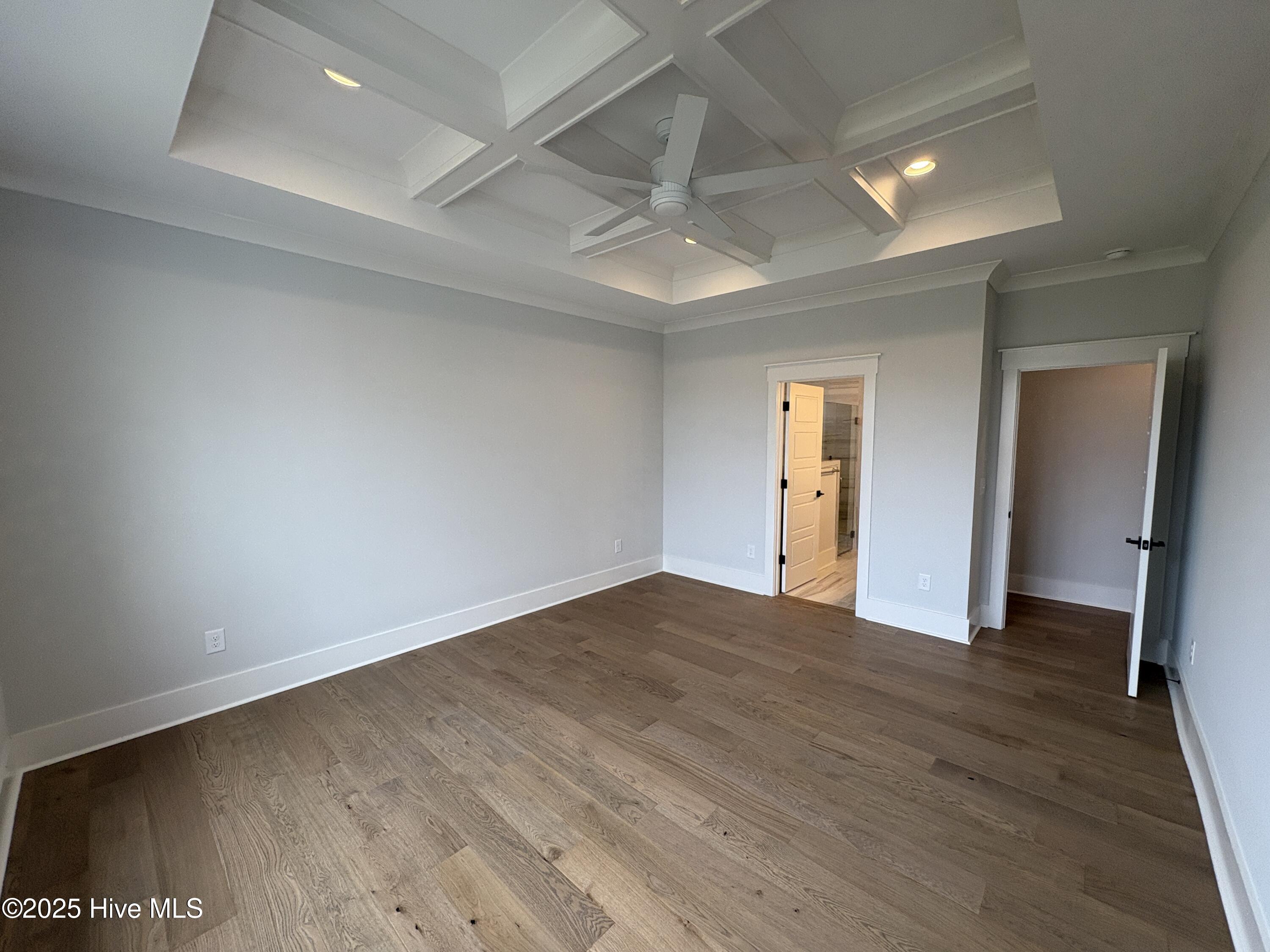 100521777 | Photo 32