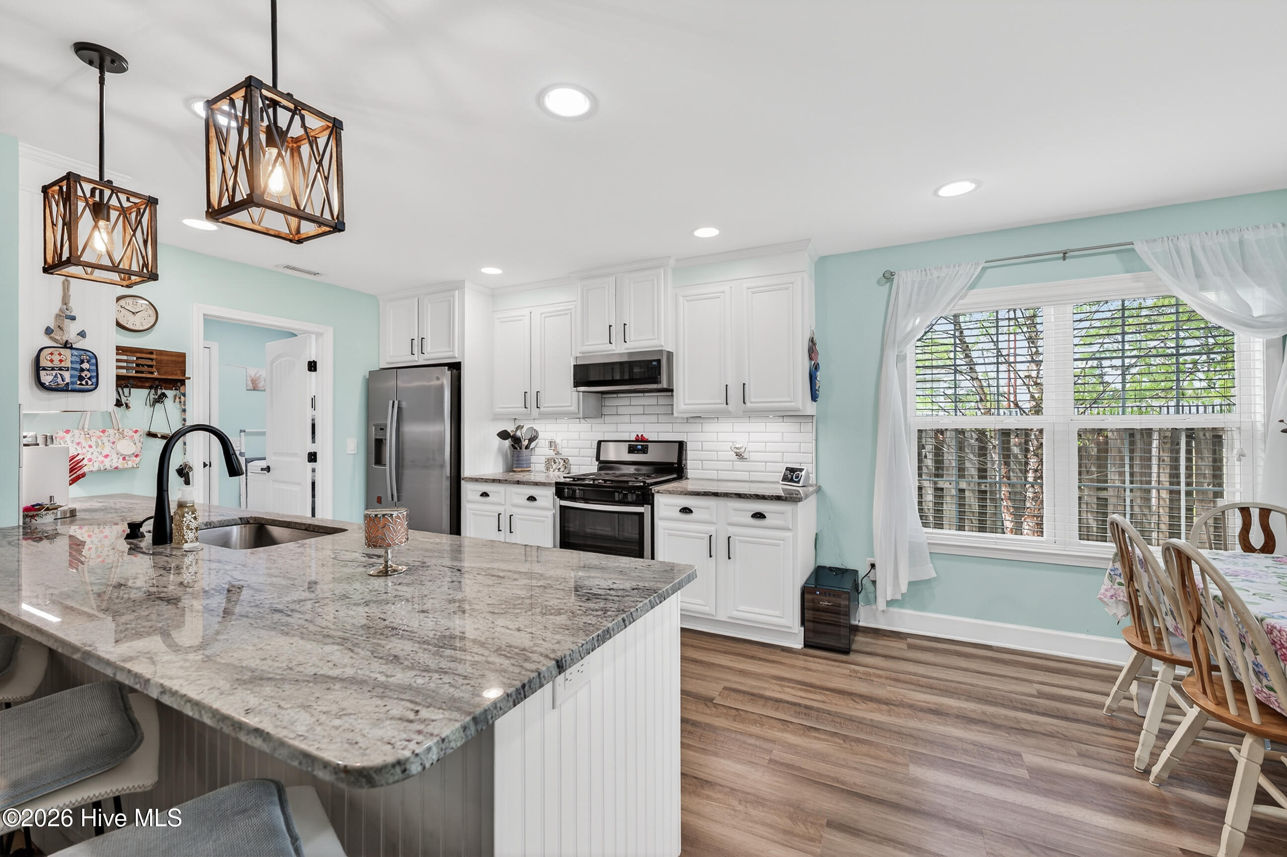 100567019 | Photo 19