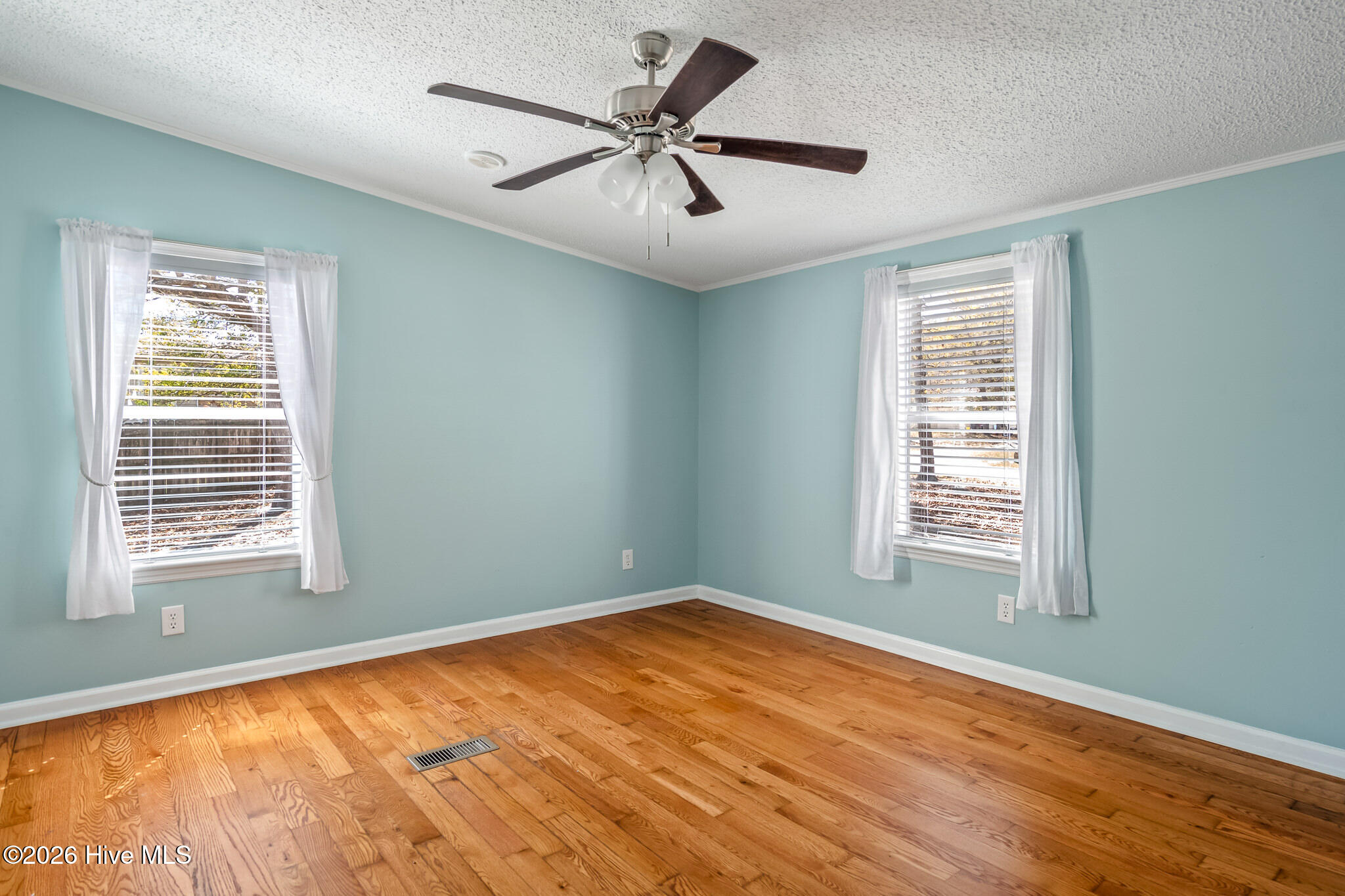 100564681 | Photo 13