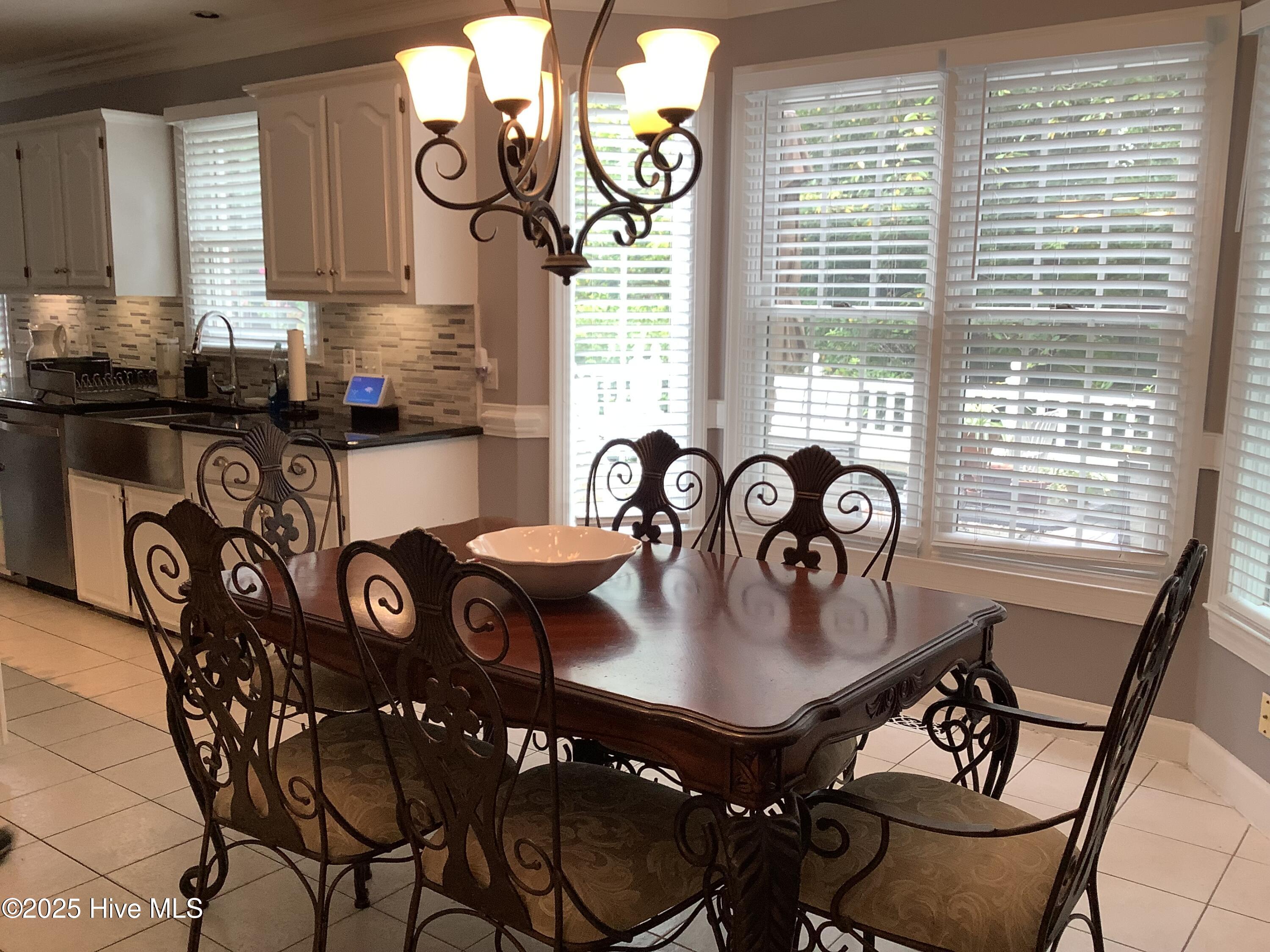 100524390 | Photo 17