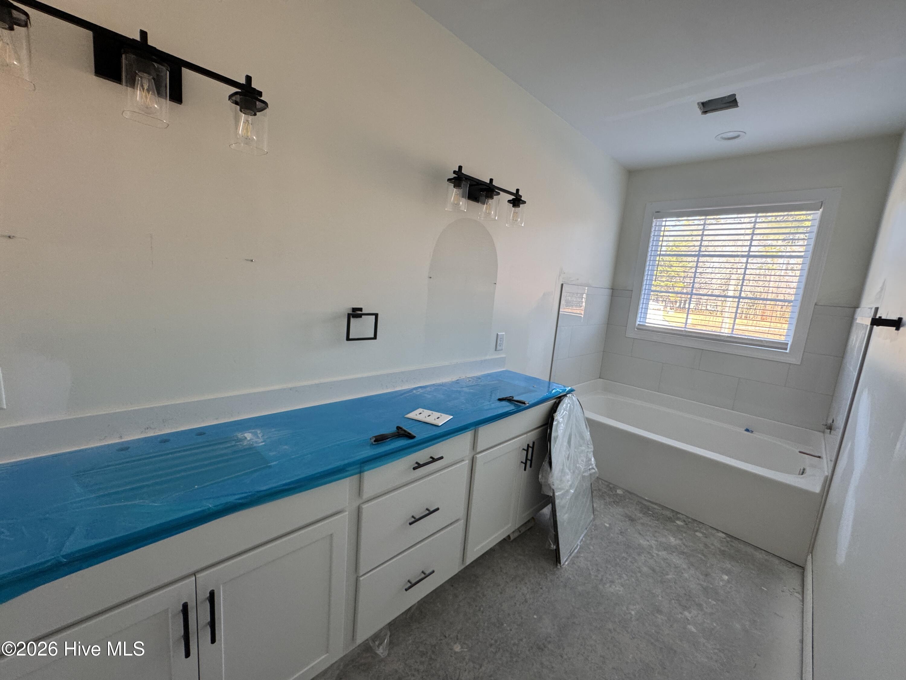 100538150 | Photo 12