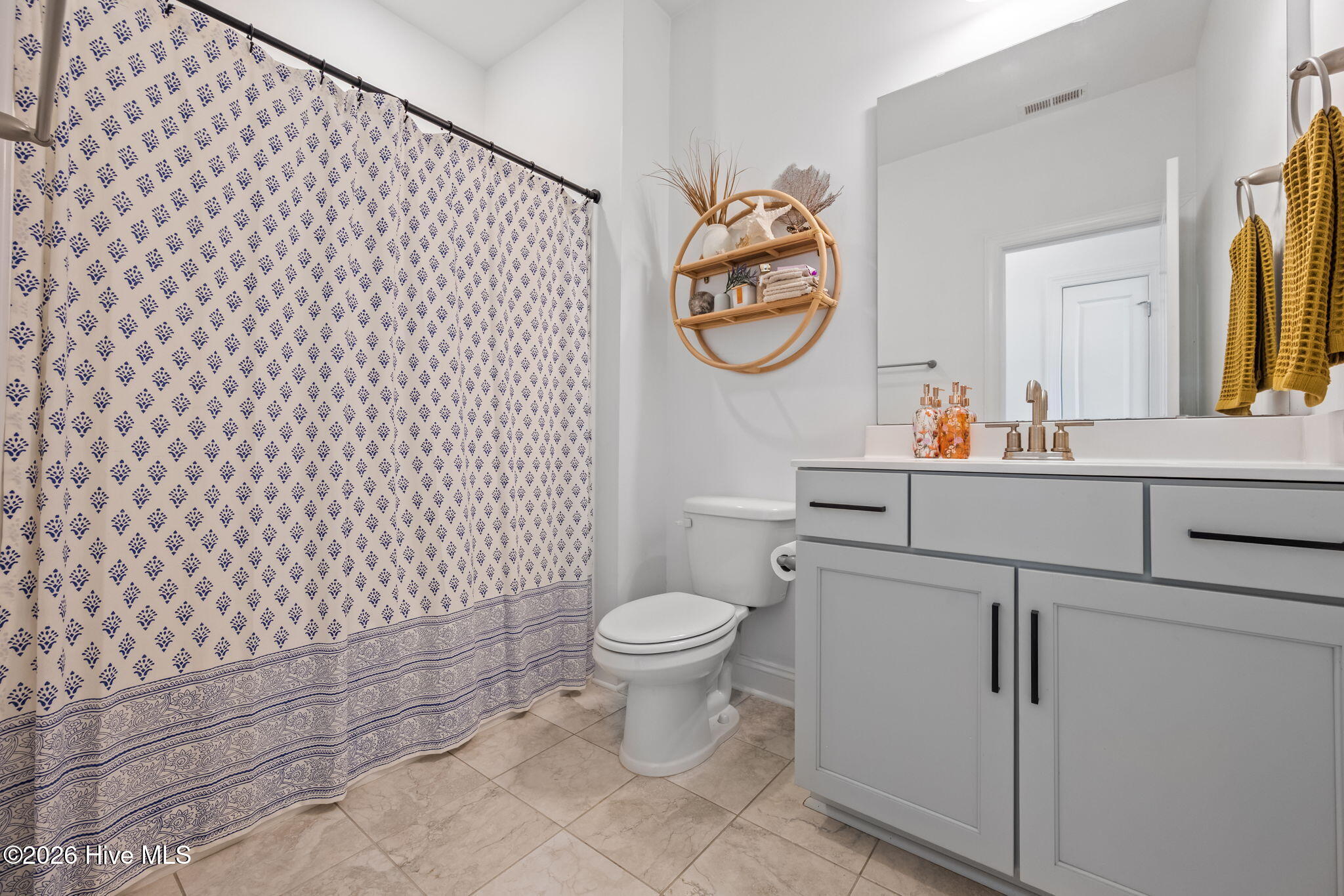 100566111 | Photo 32