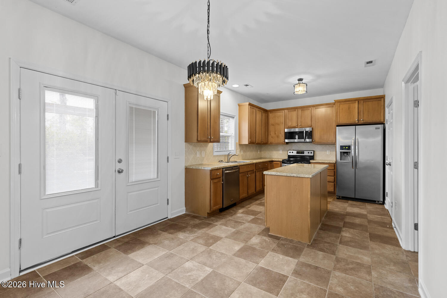 100553312 | Photo 15