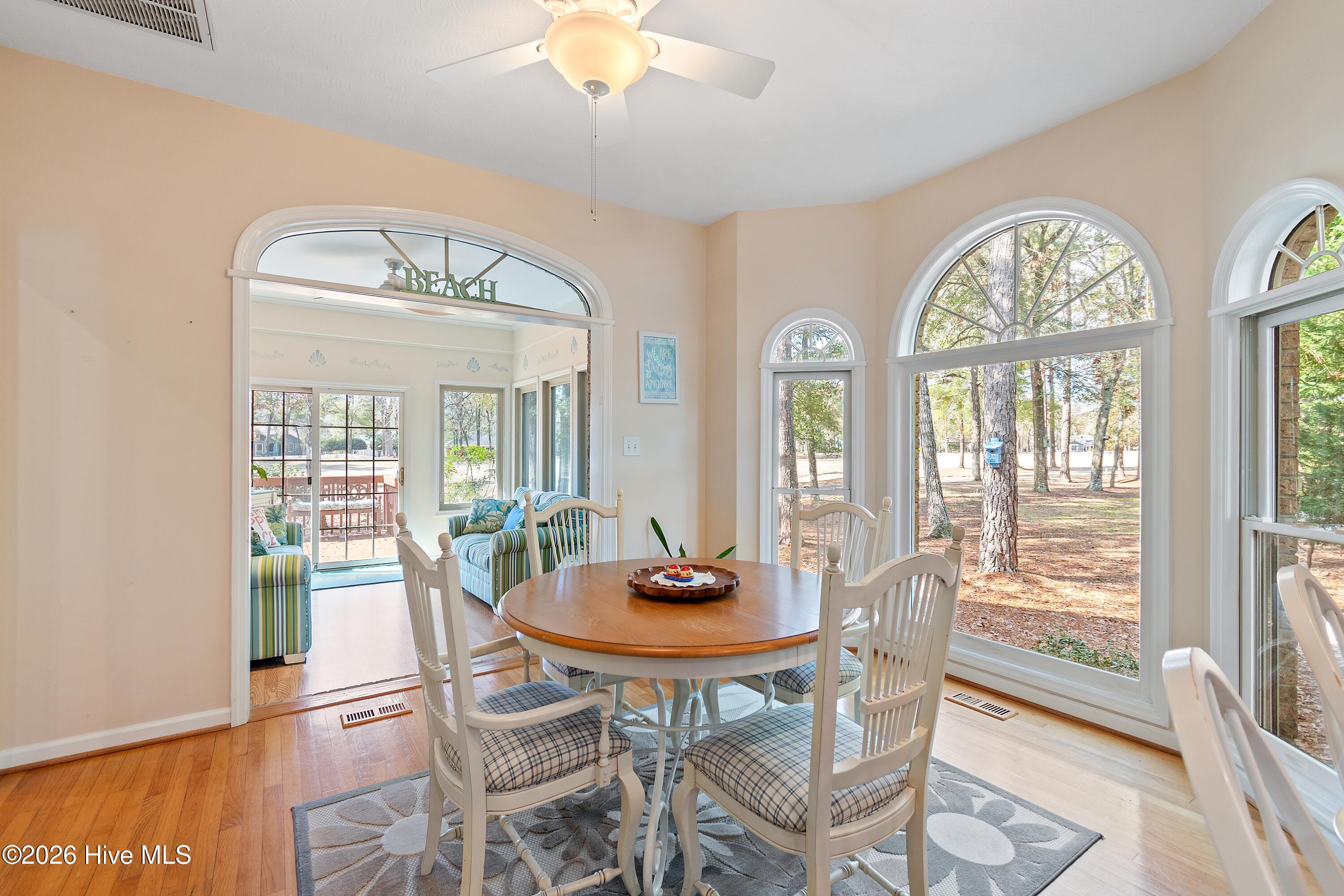 100558651 | Photo 16