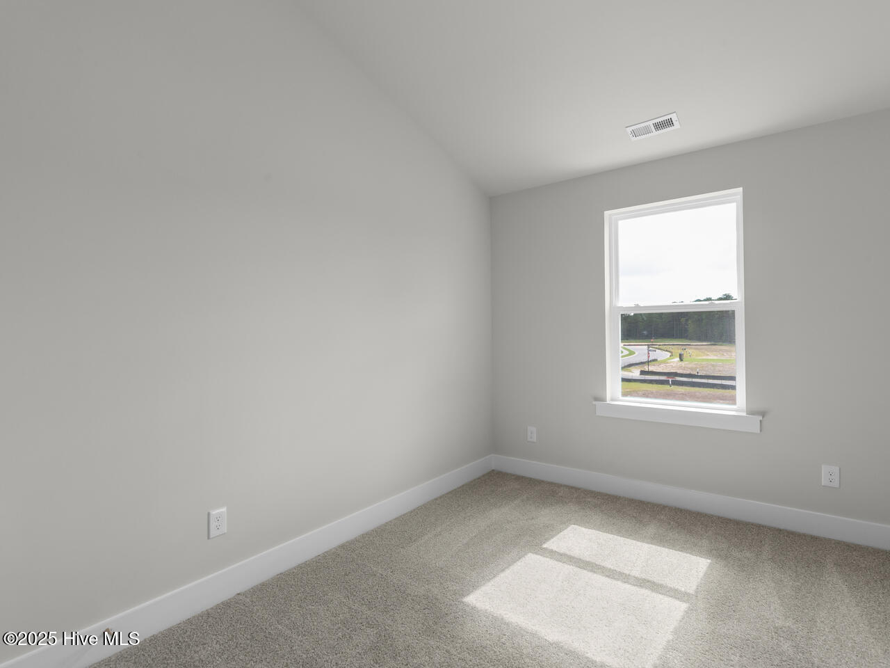 100508458 | Photo 28