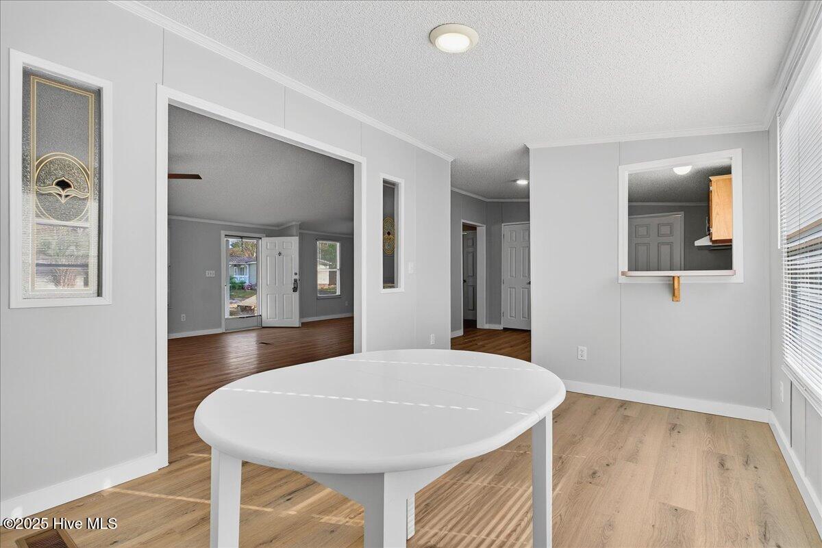 100543230 | Photo 12