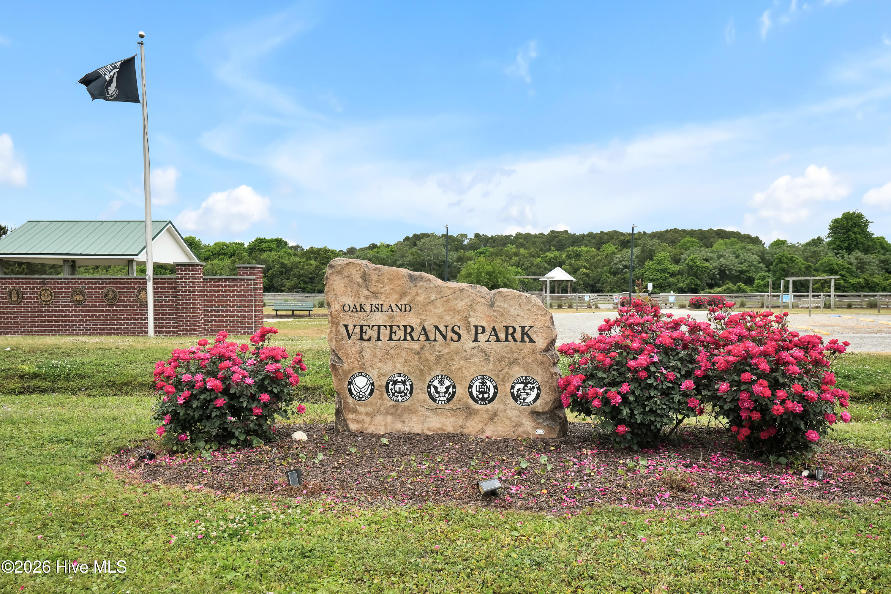 100570261 | Photo 44