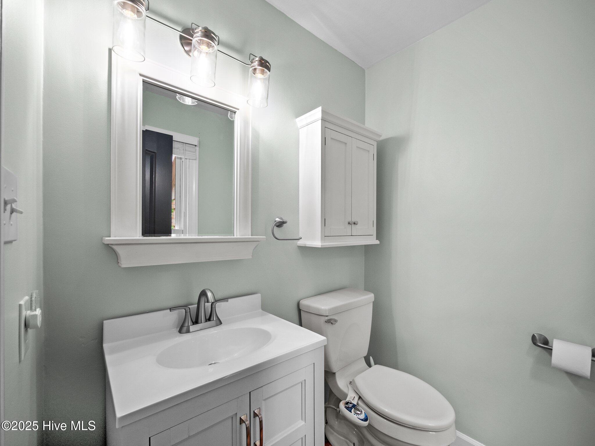 100569850 | Photo 22