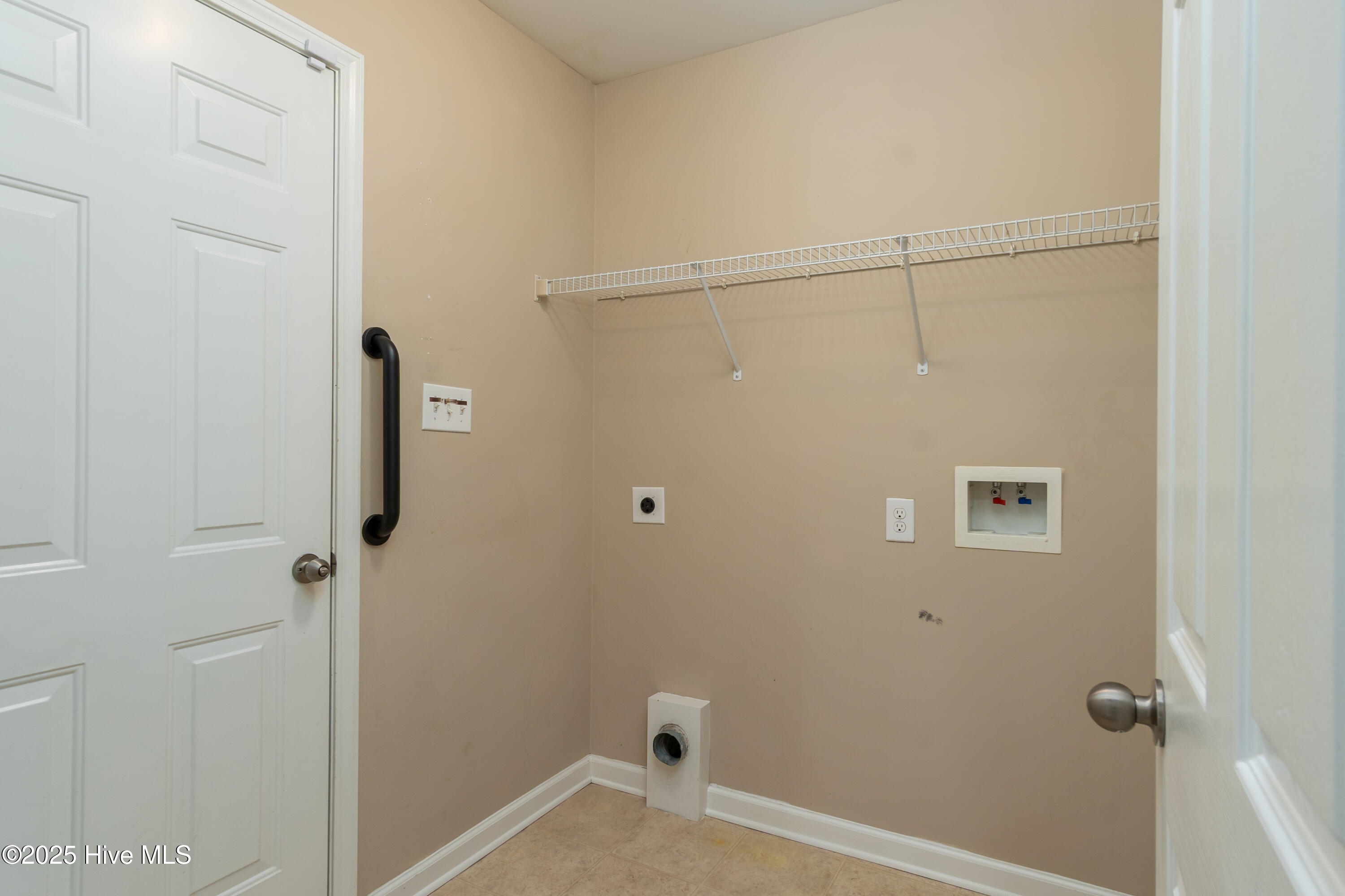 100542382 | Photo 23