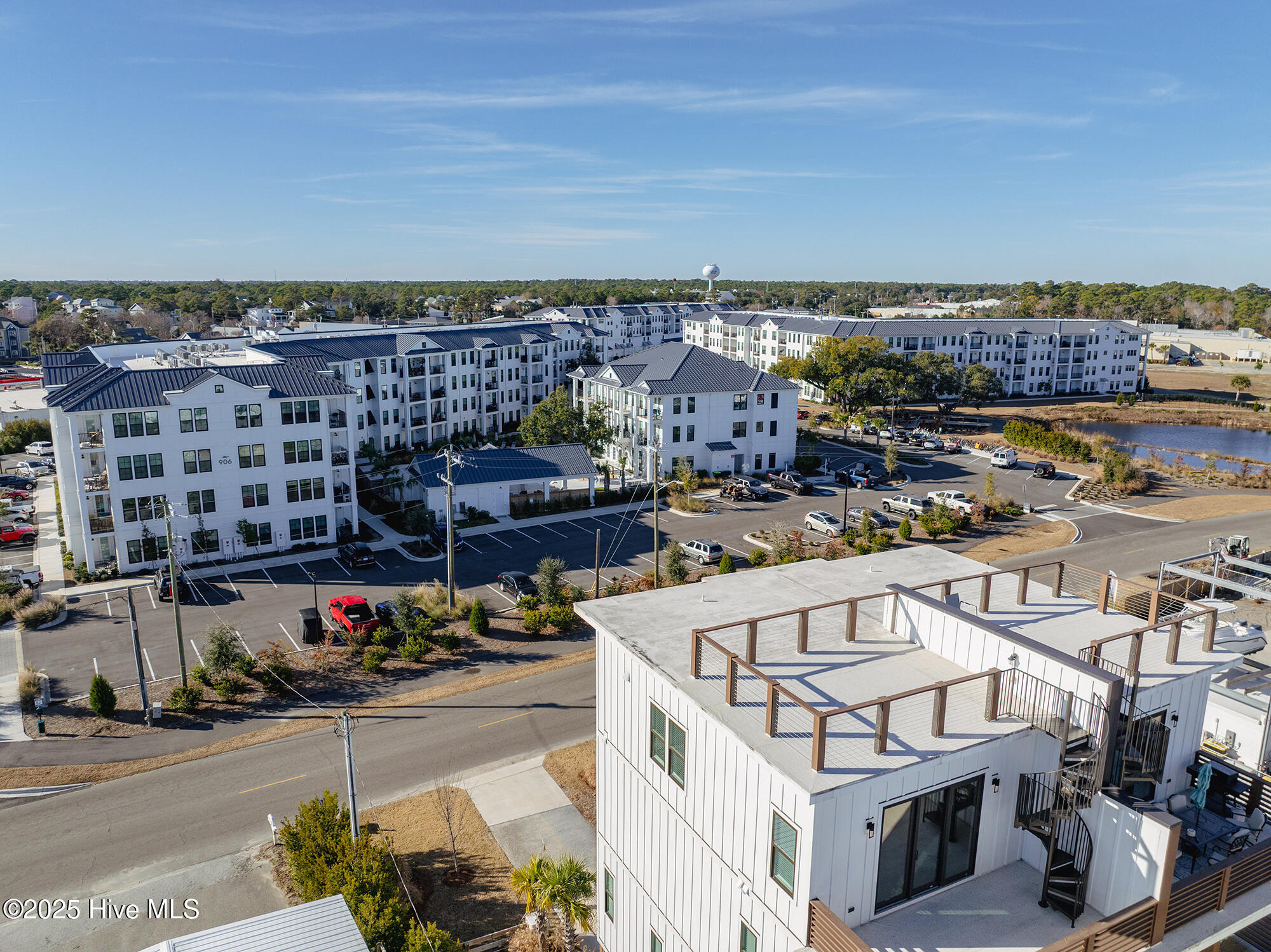 100542866 | Photo 43