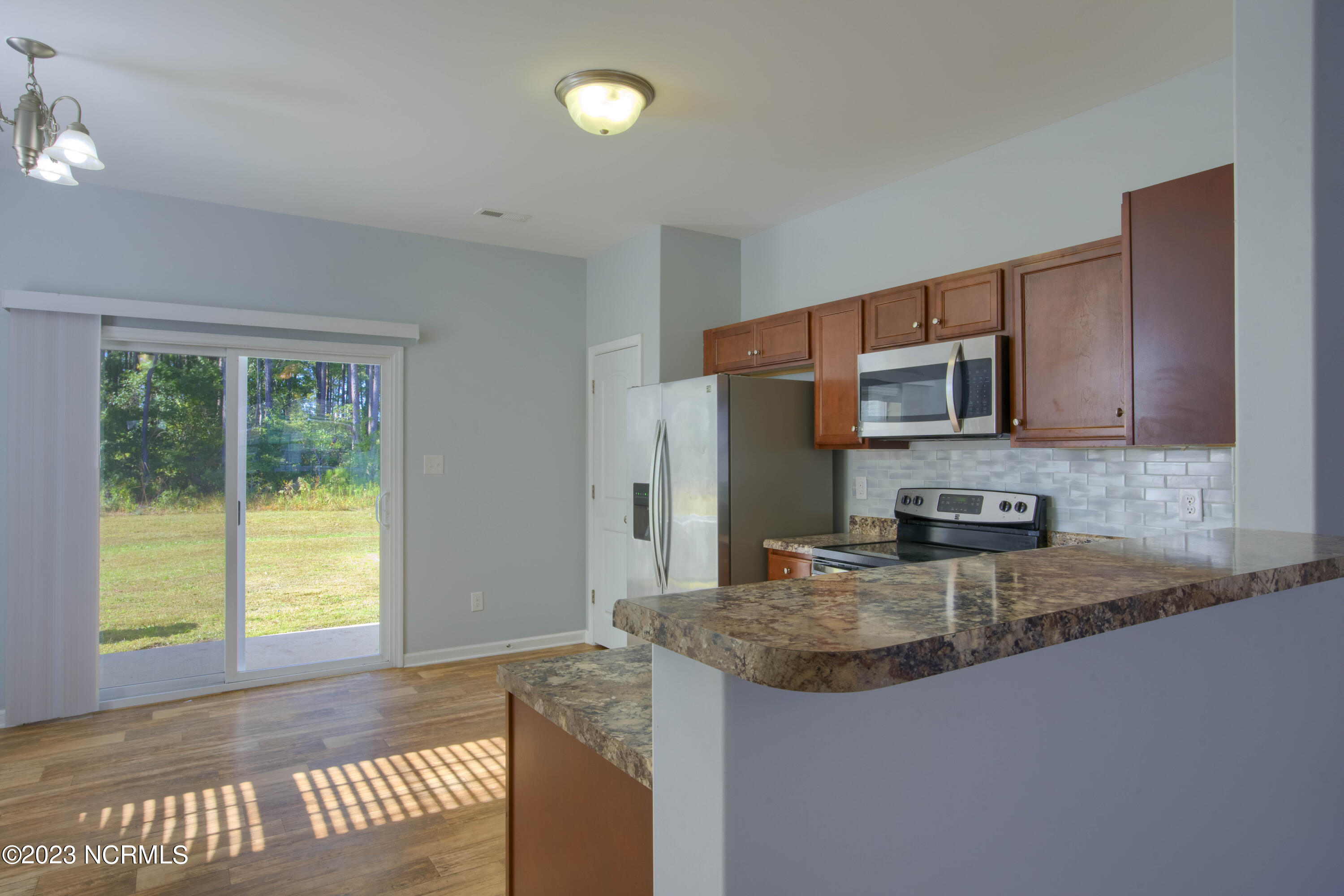 100534630 | Photo 16