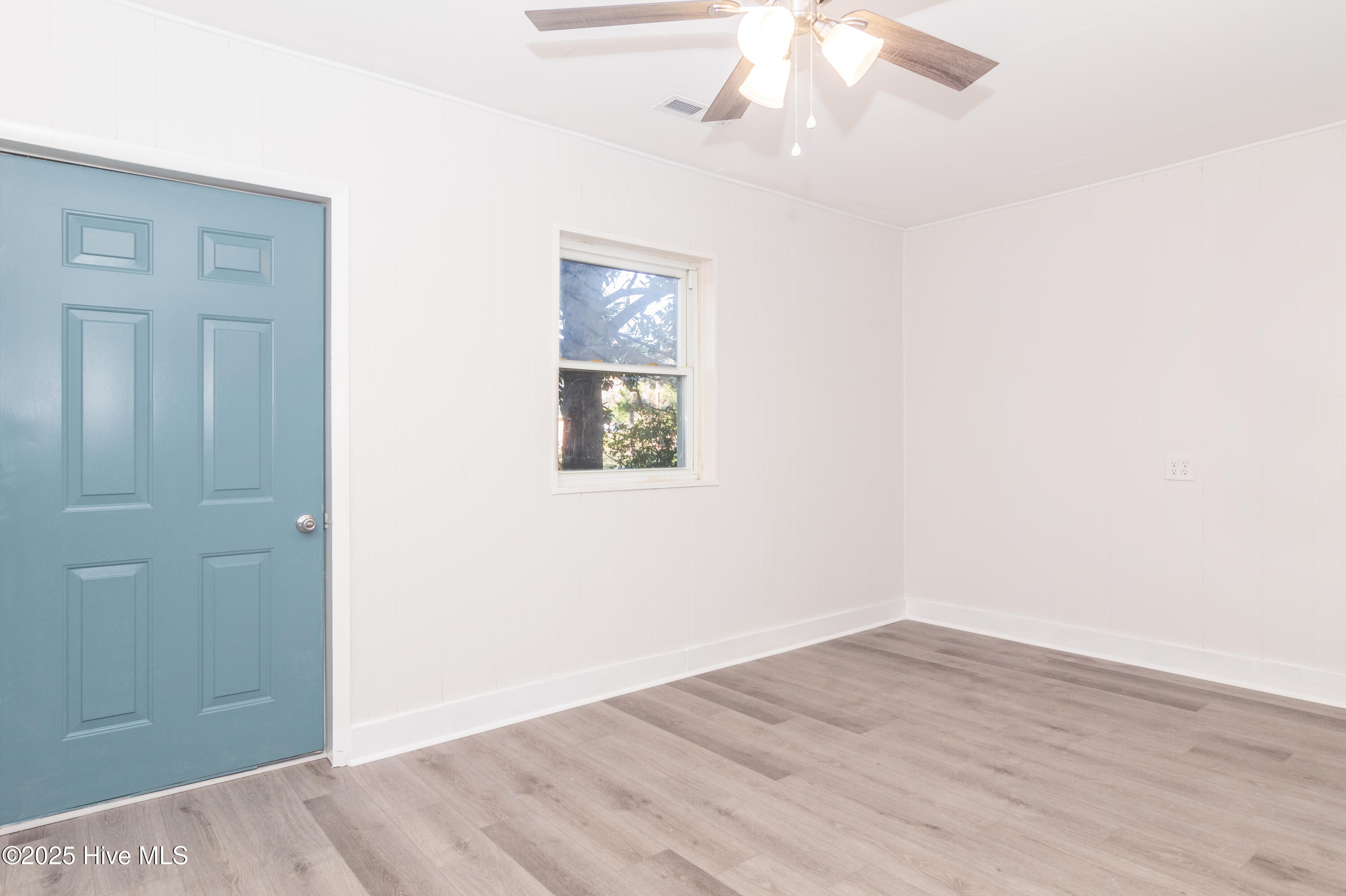 100541457 | Photo 24