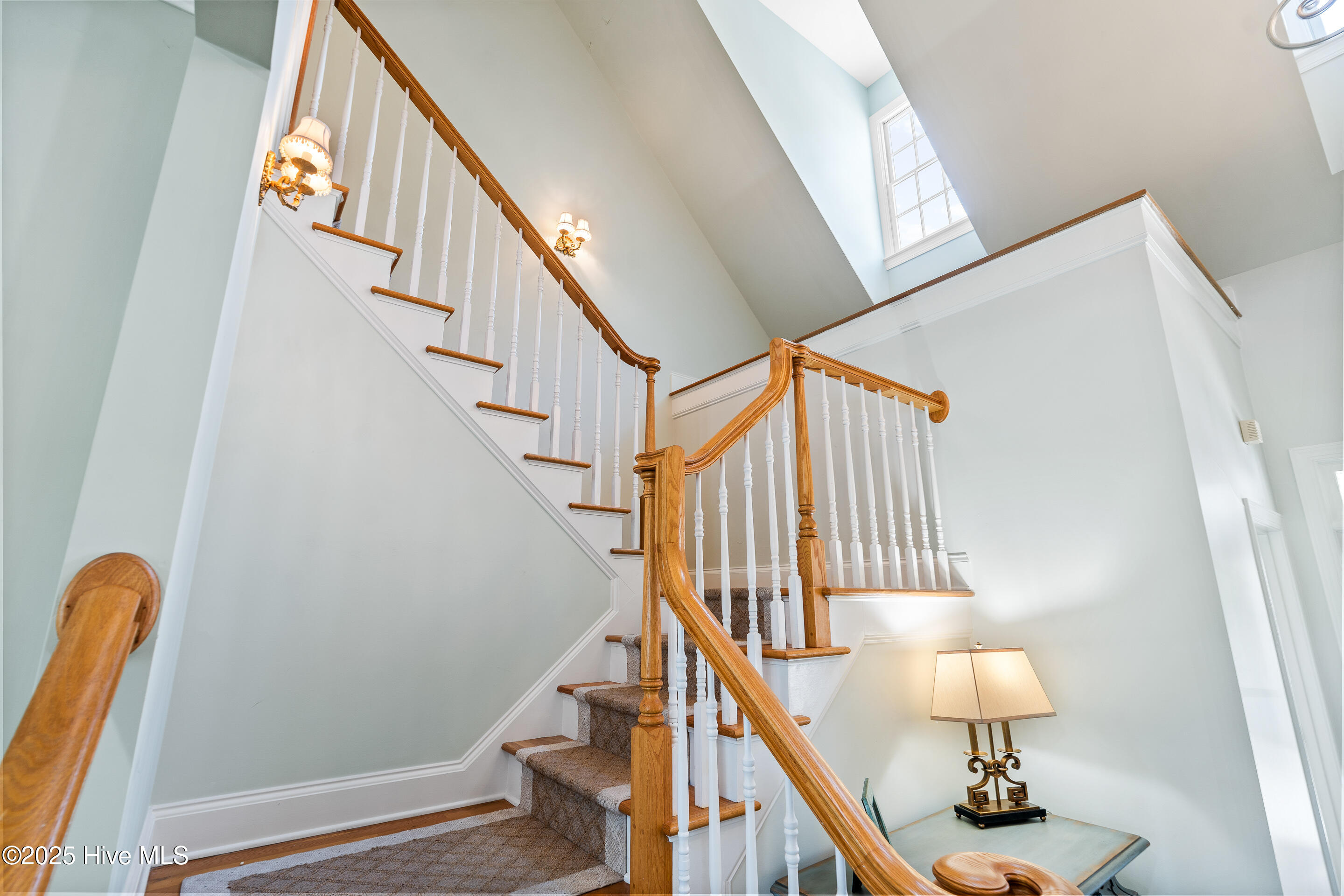 100520099 | Photo 43