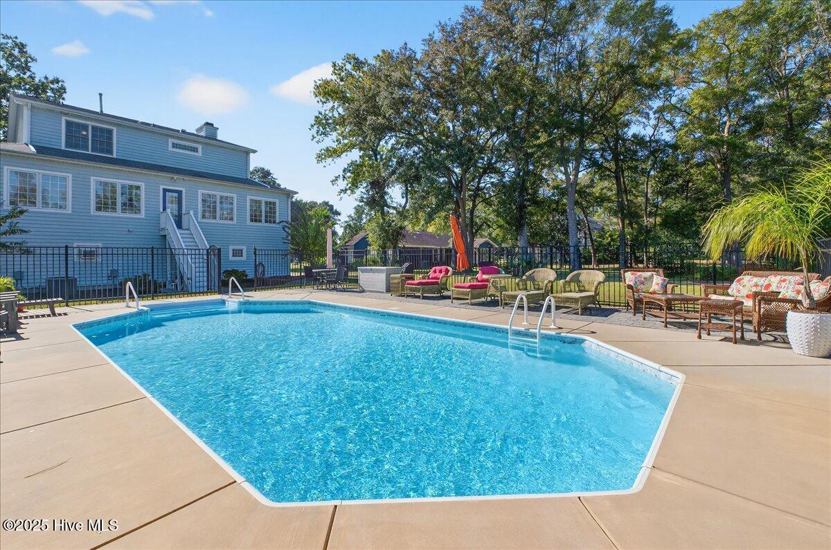 100540409 | Photo 65