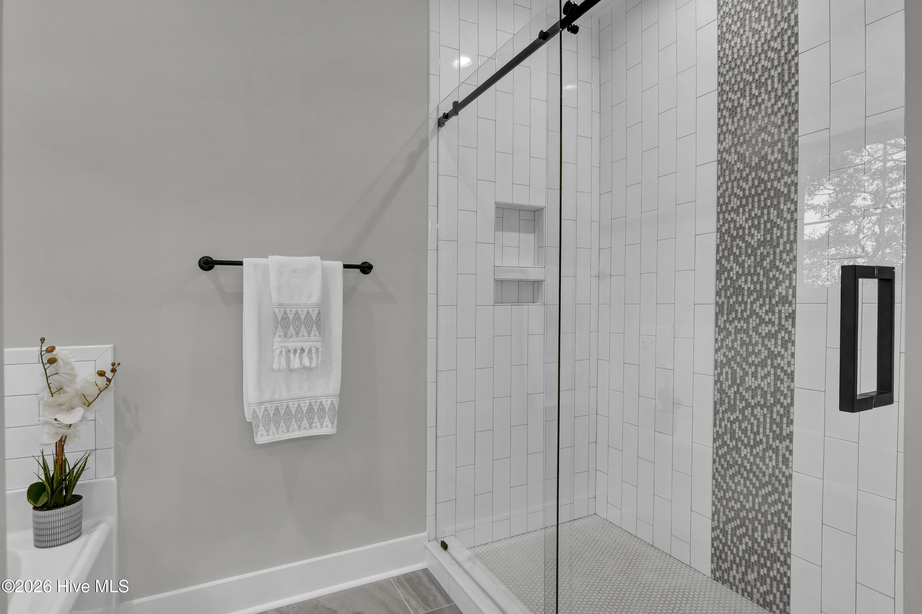 100550236 | Photo 28