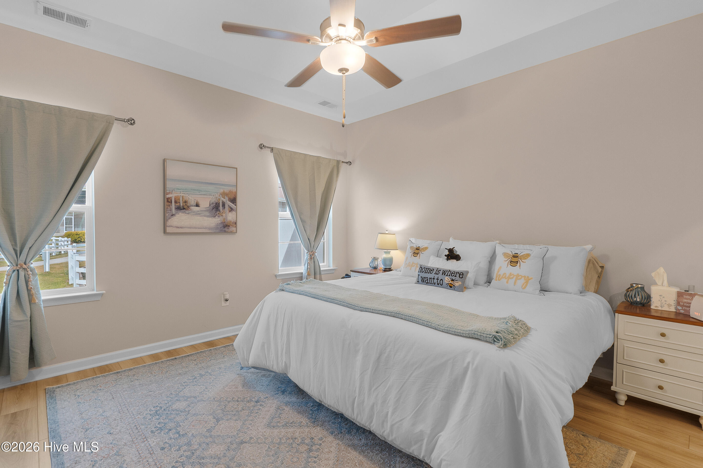 100561089 | Photo 22