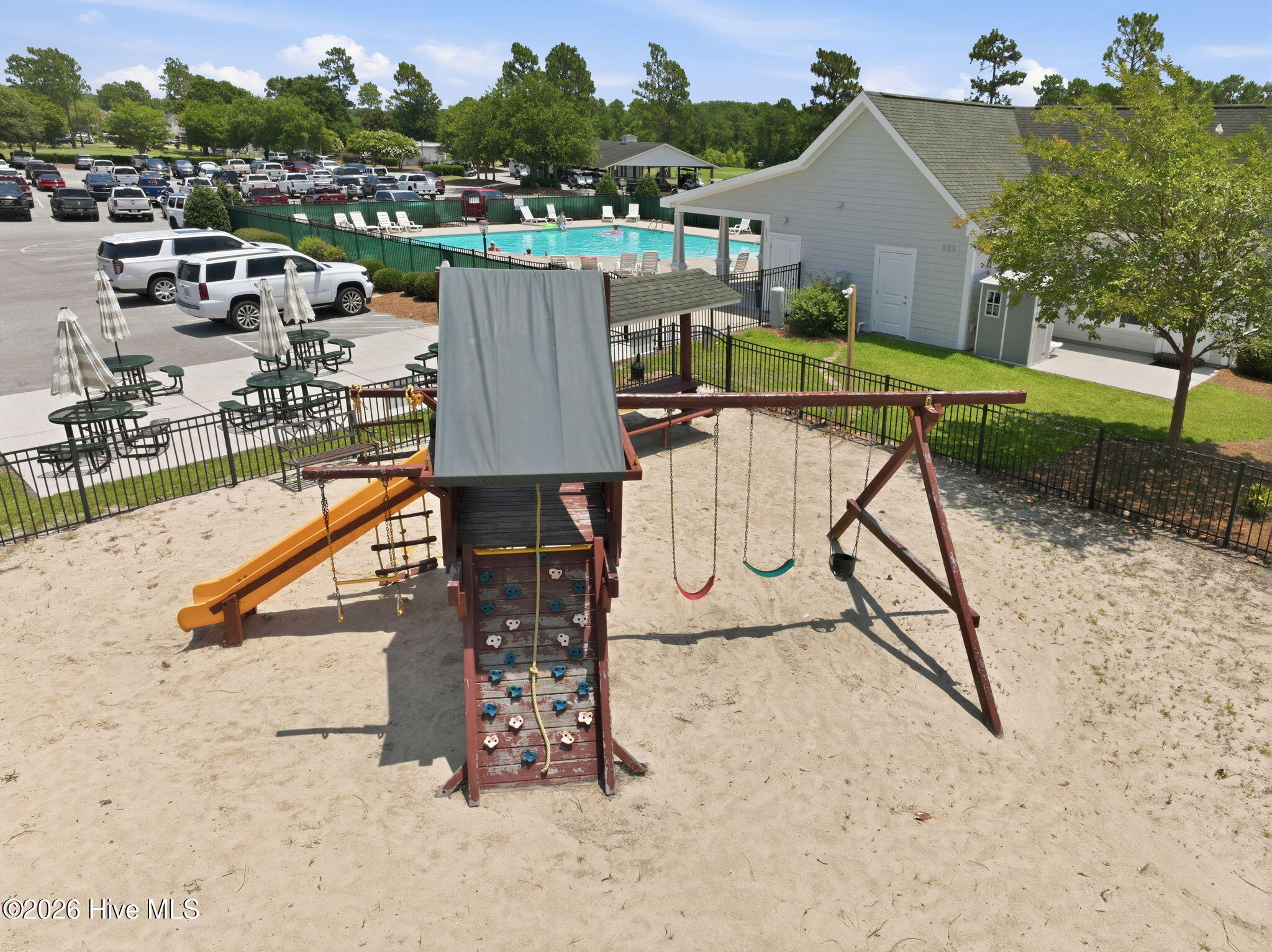 204 Wedgefield Circle,Maple Hill