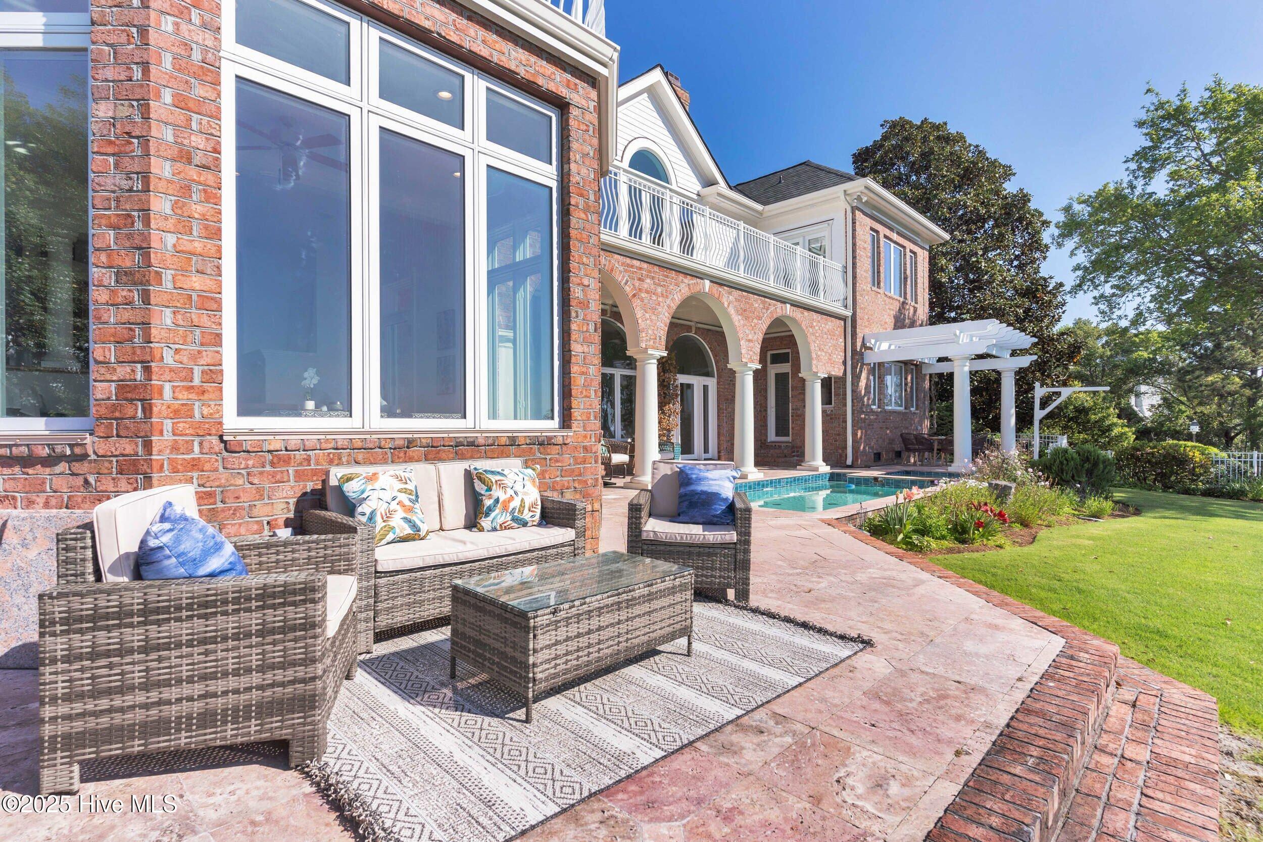 100505592 | Photo 47