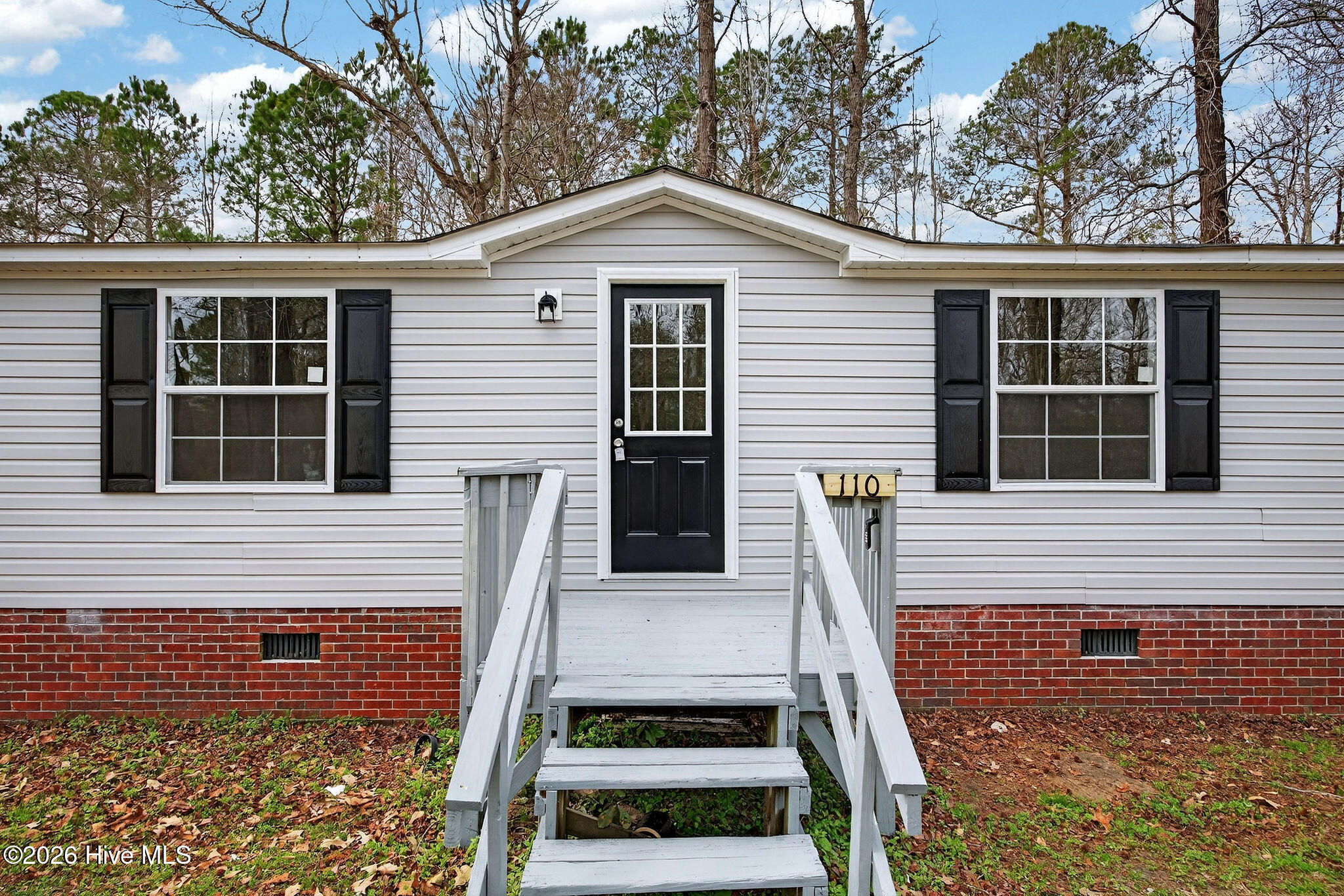 100556800 | Photo 32