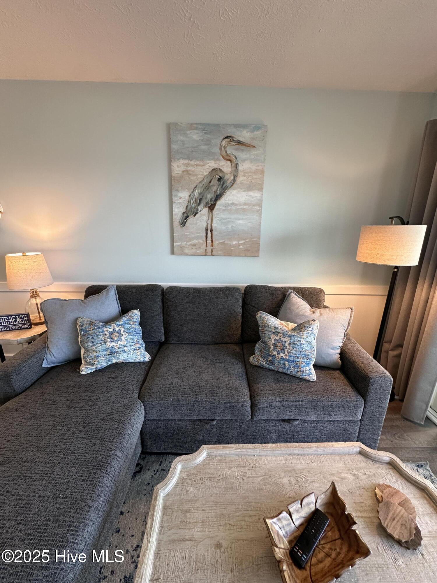 100545930 | Photo 24