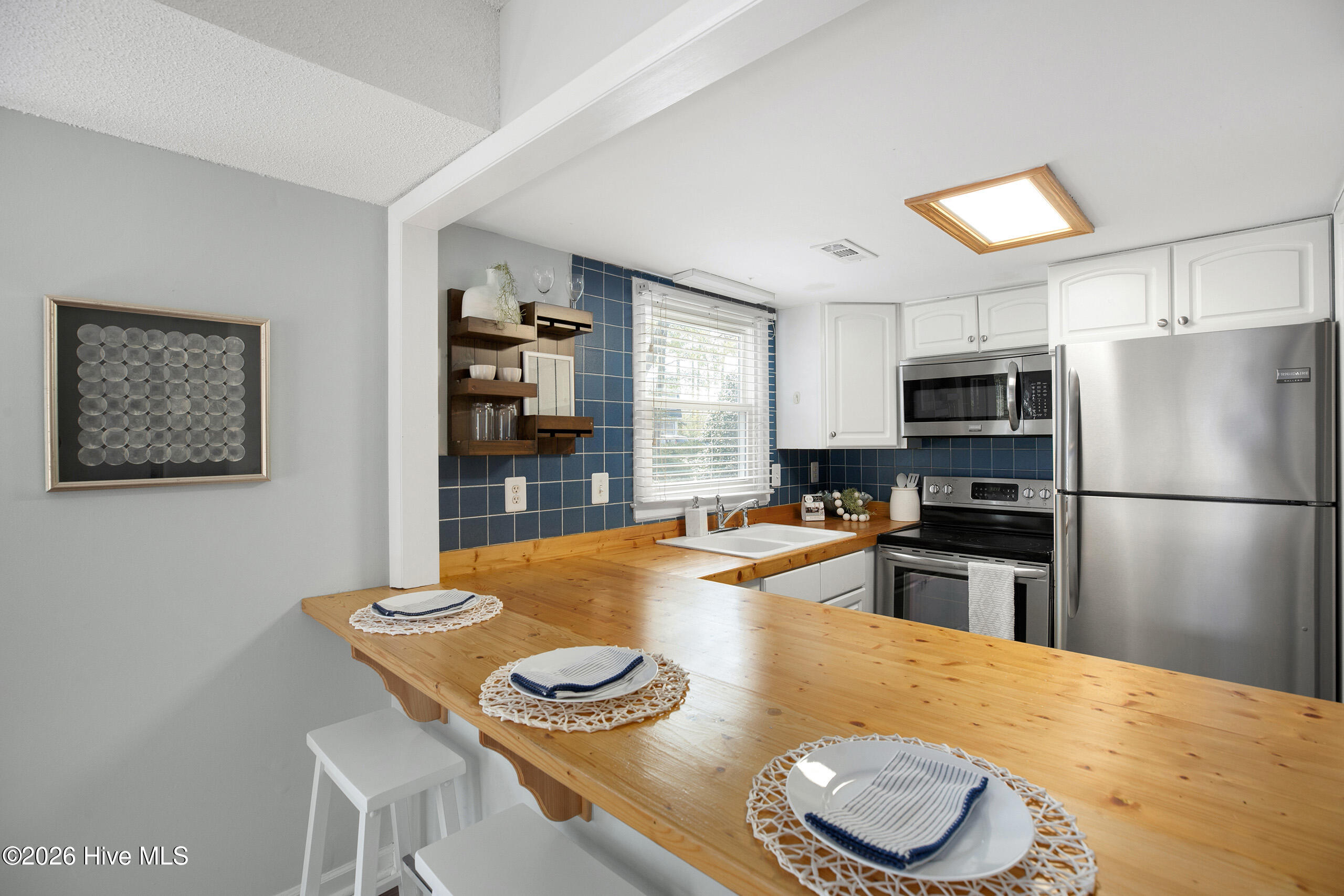 100561639 | Photo 13