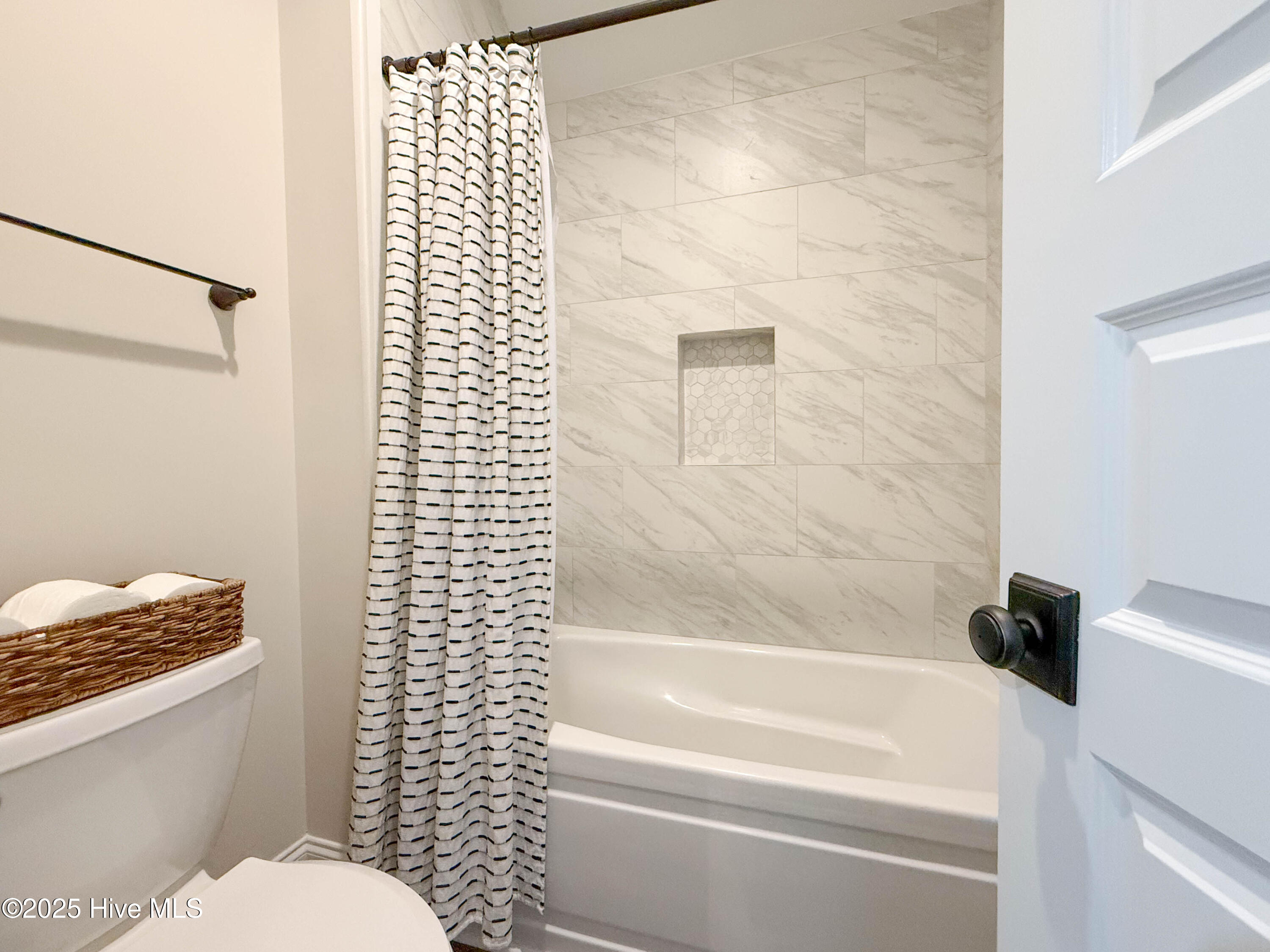 100556308 | Photo 96