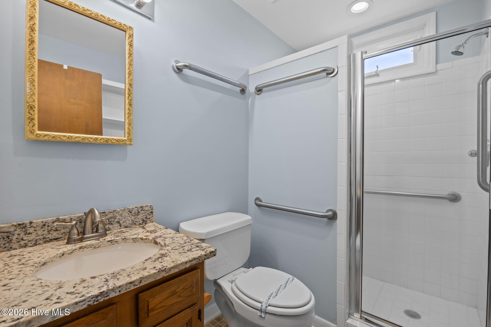 100565925 | Photo 41