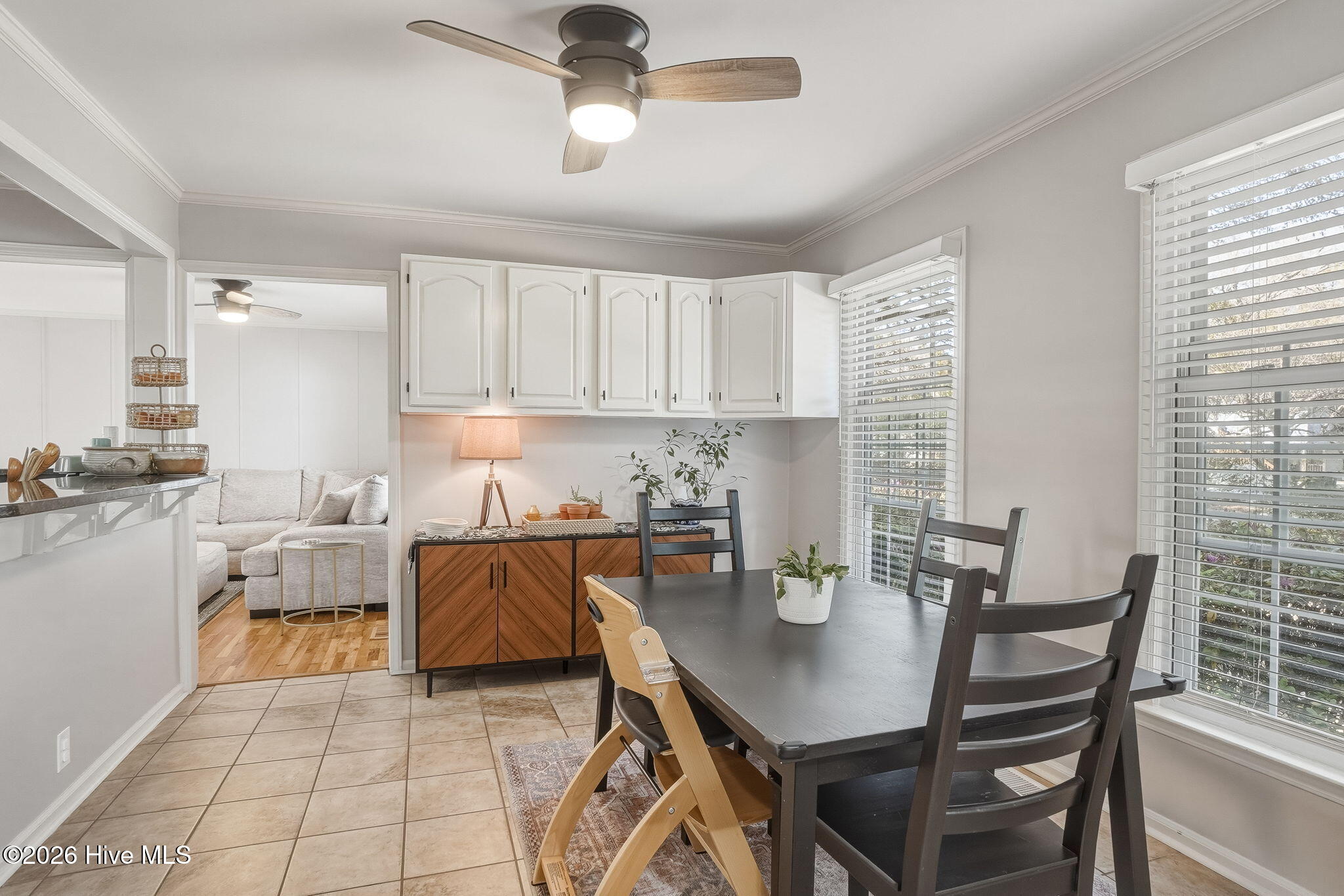 100566494 | Photo 11