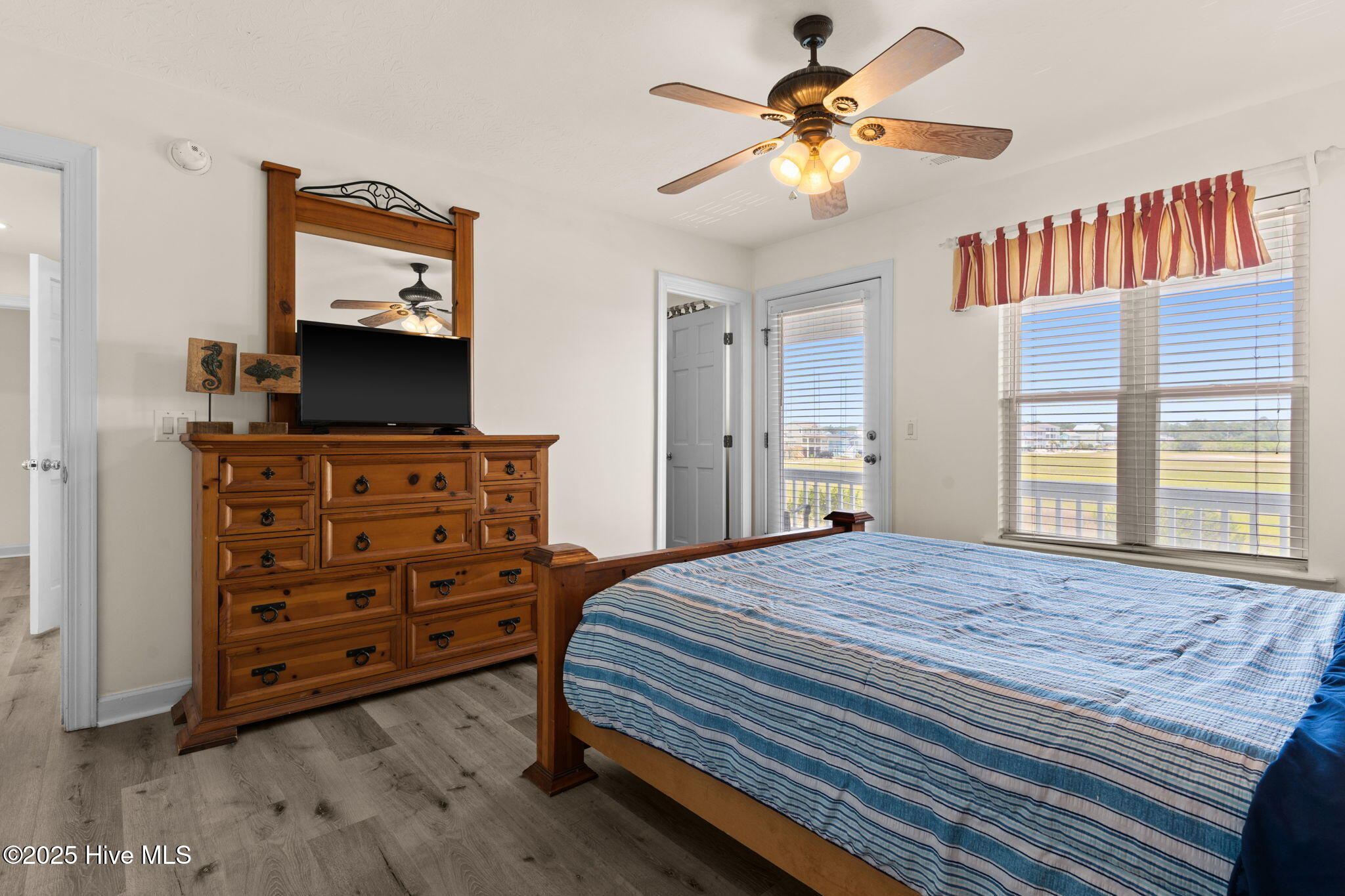 100515755 | Photo 24