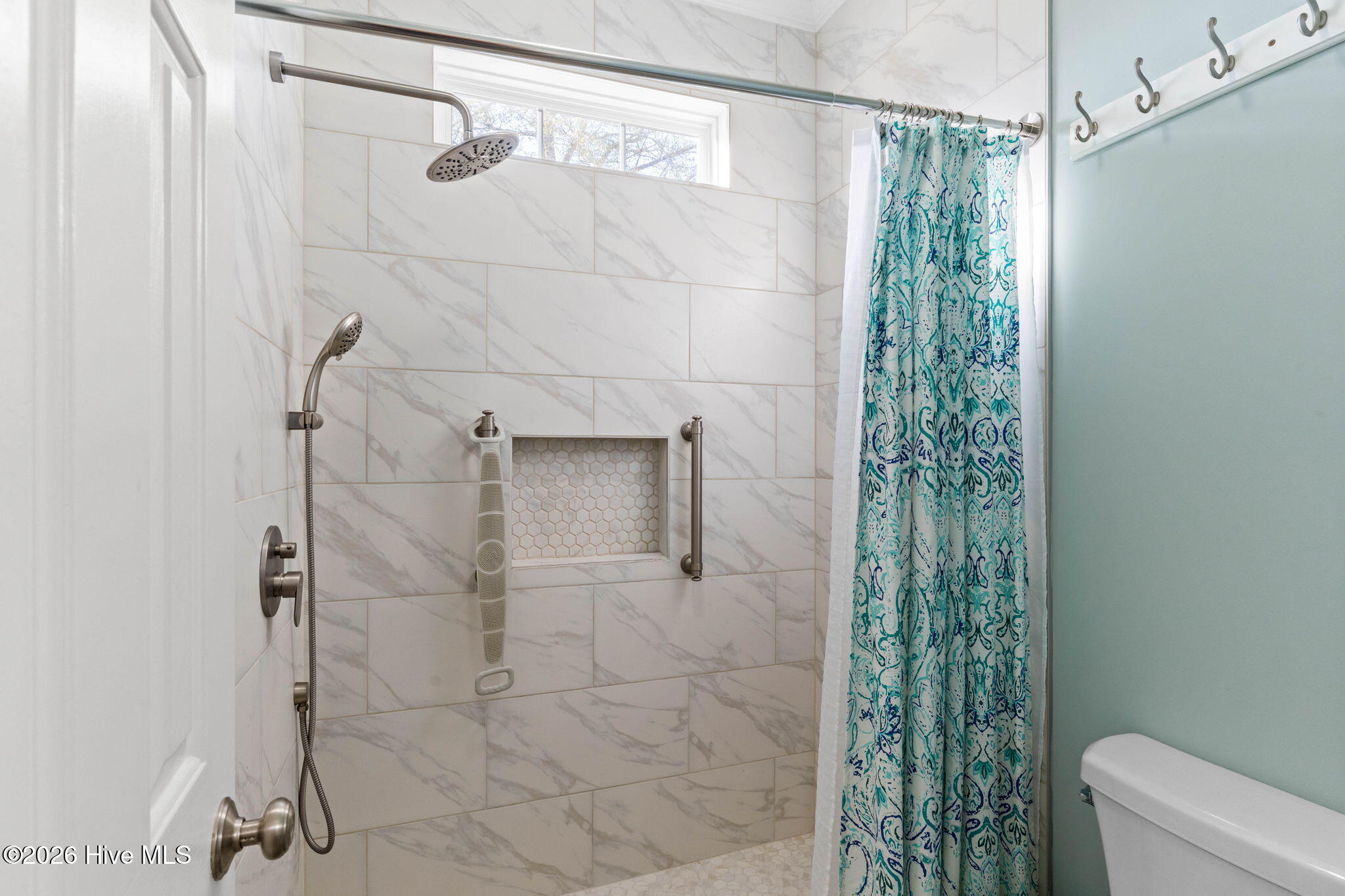 100560894 | Photo 25