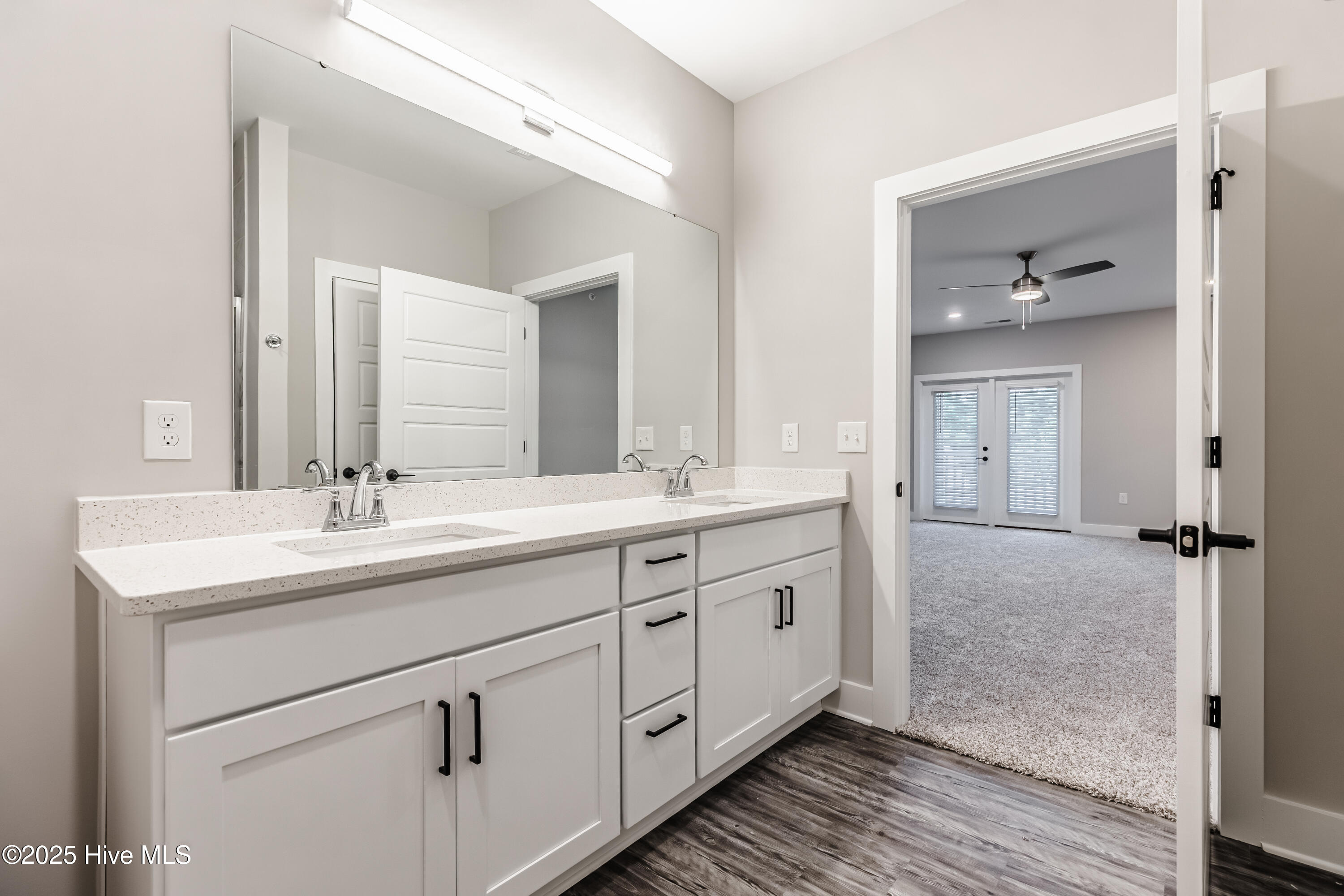 100529364 | Photo 22