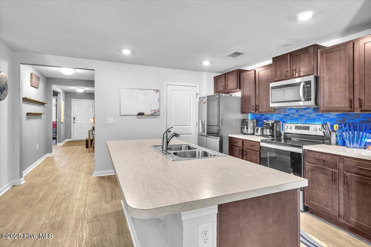 100538073 | Photo 12