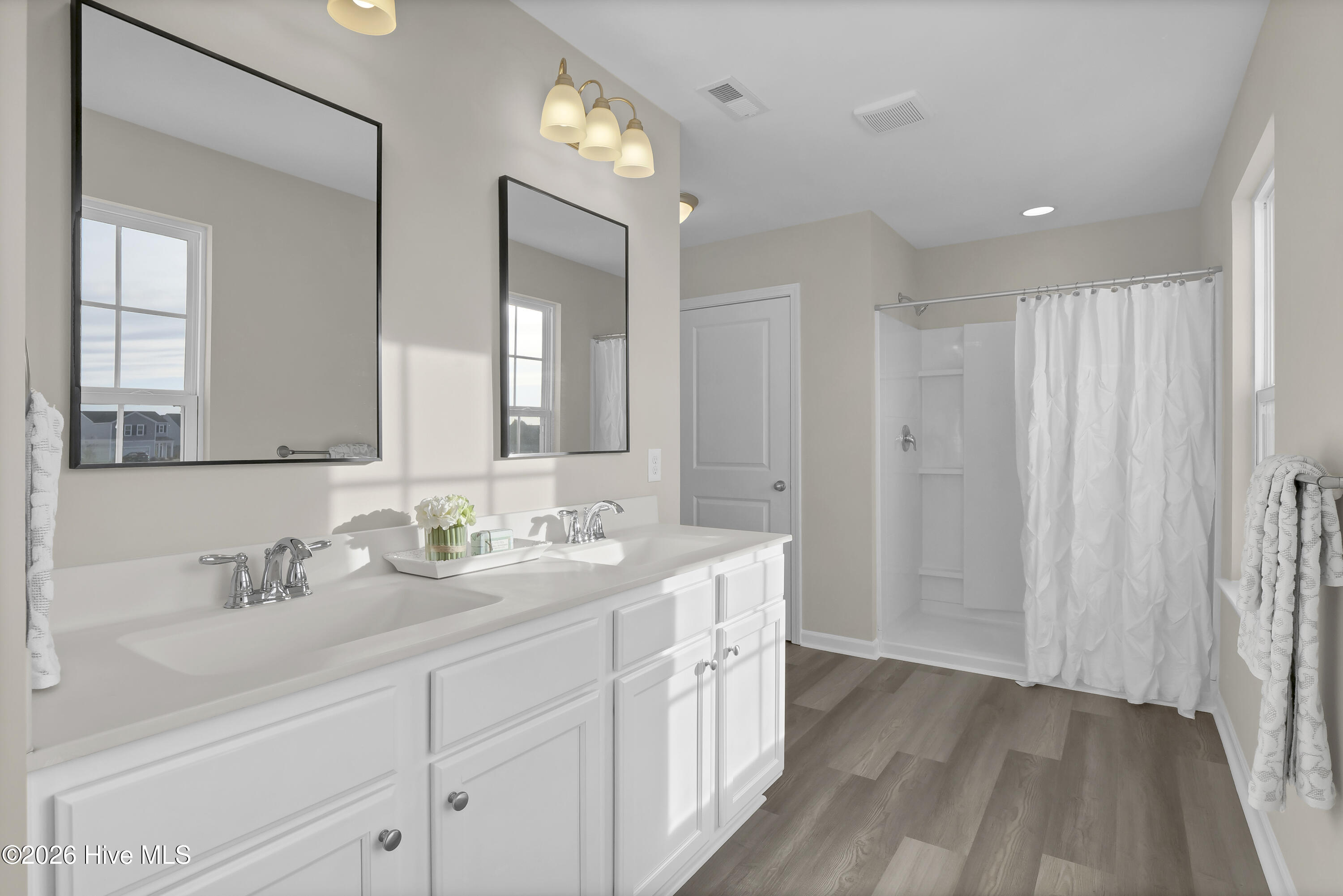 100555239 | Photo 19