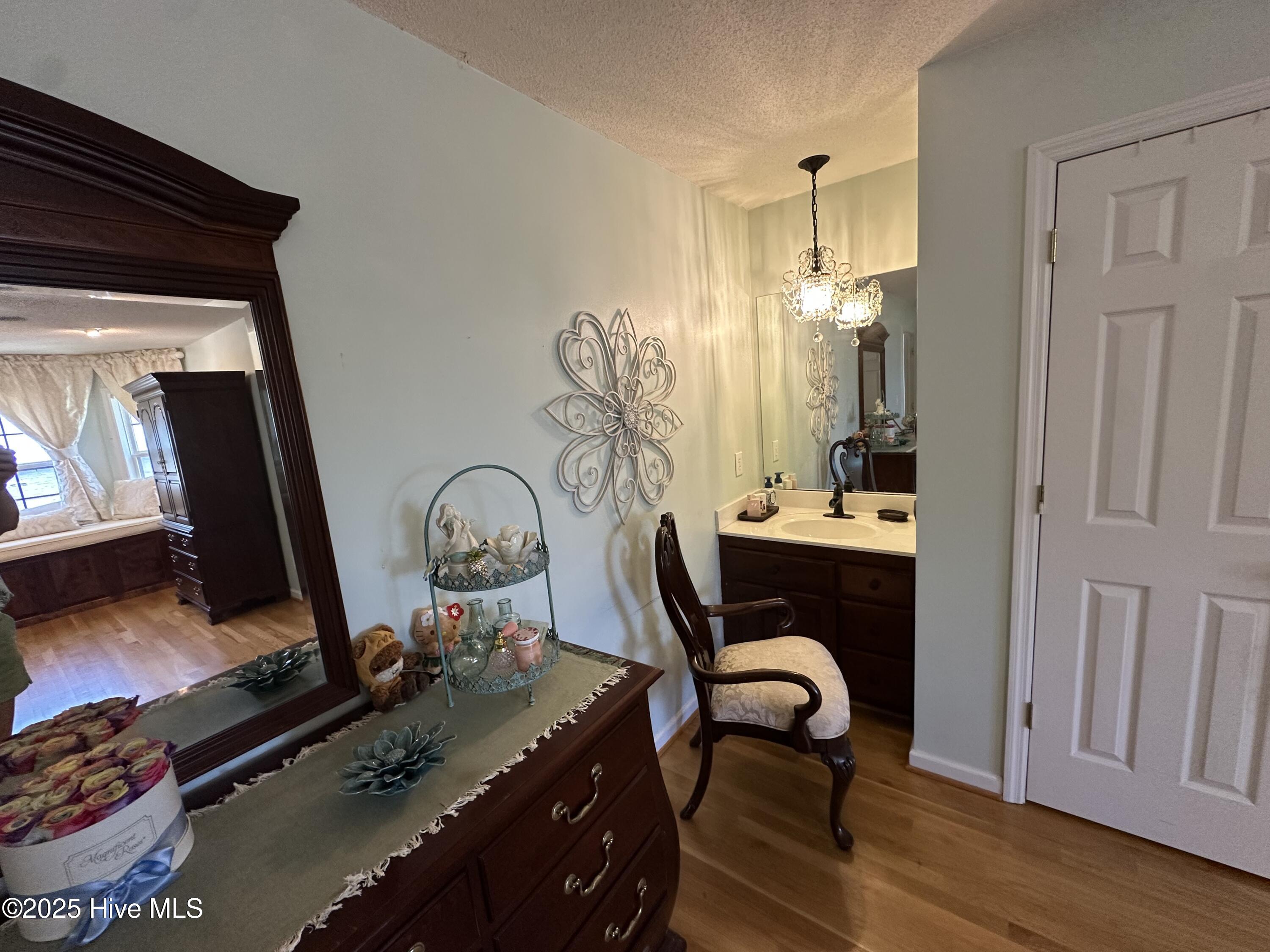 100514130 | Photo 129