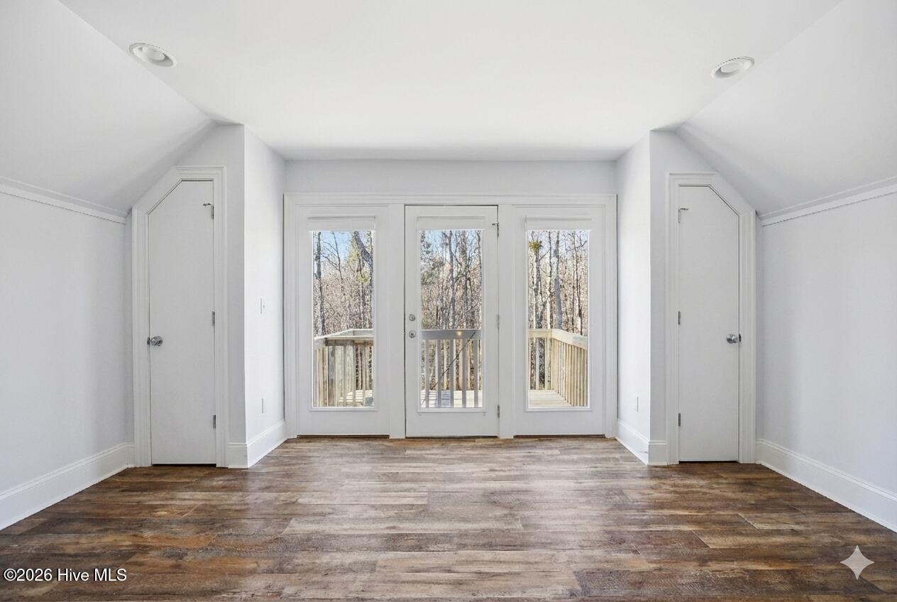 100547211 | Photo 16