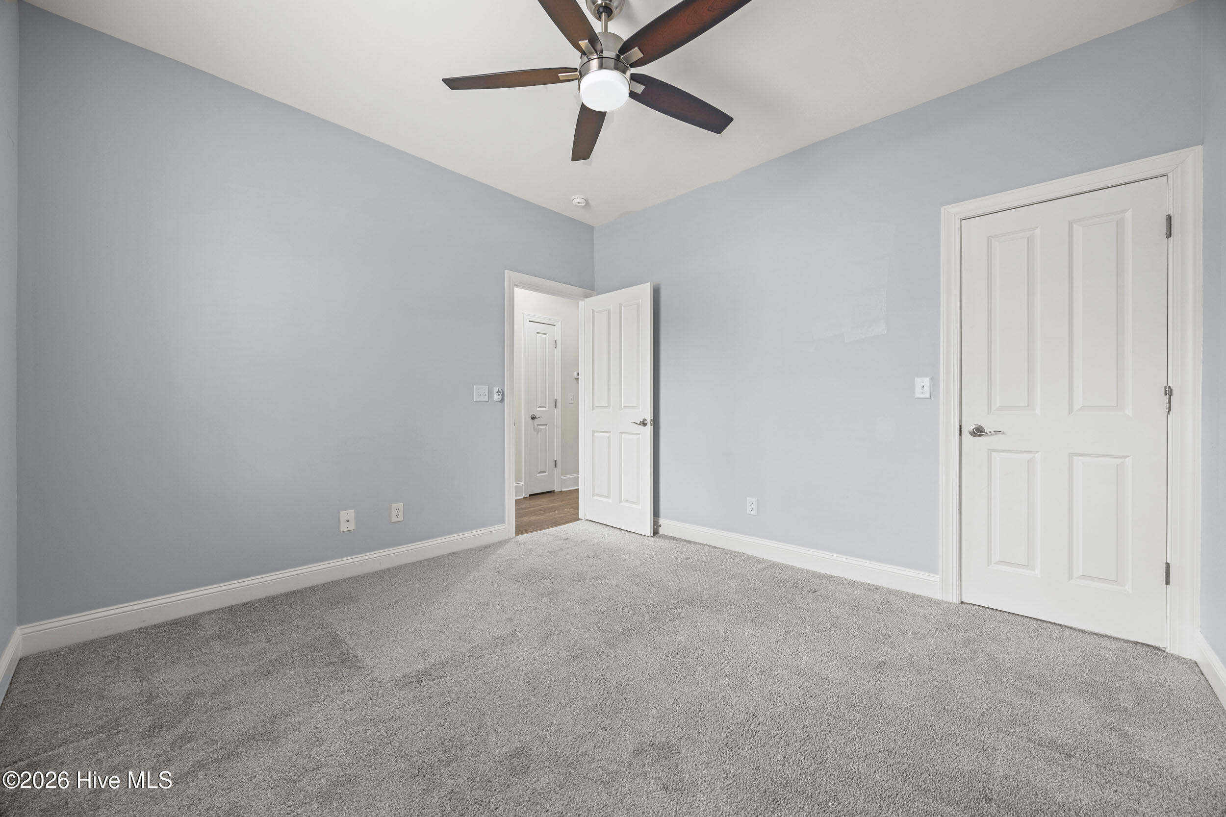 100550932 | Photo 37