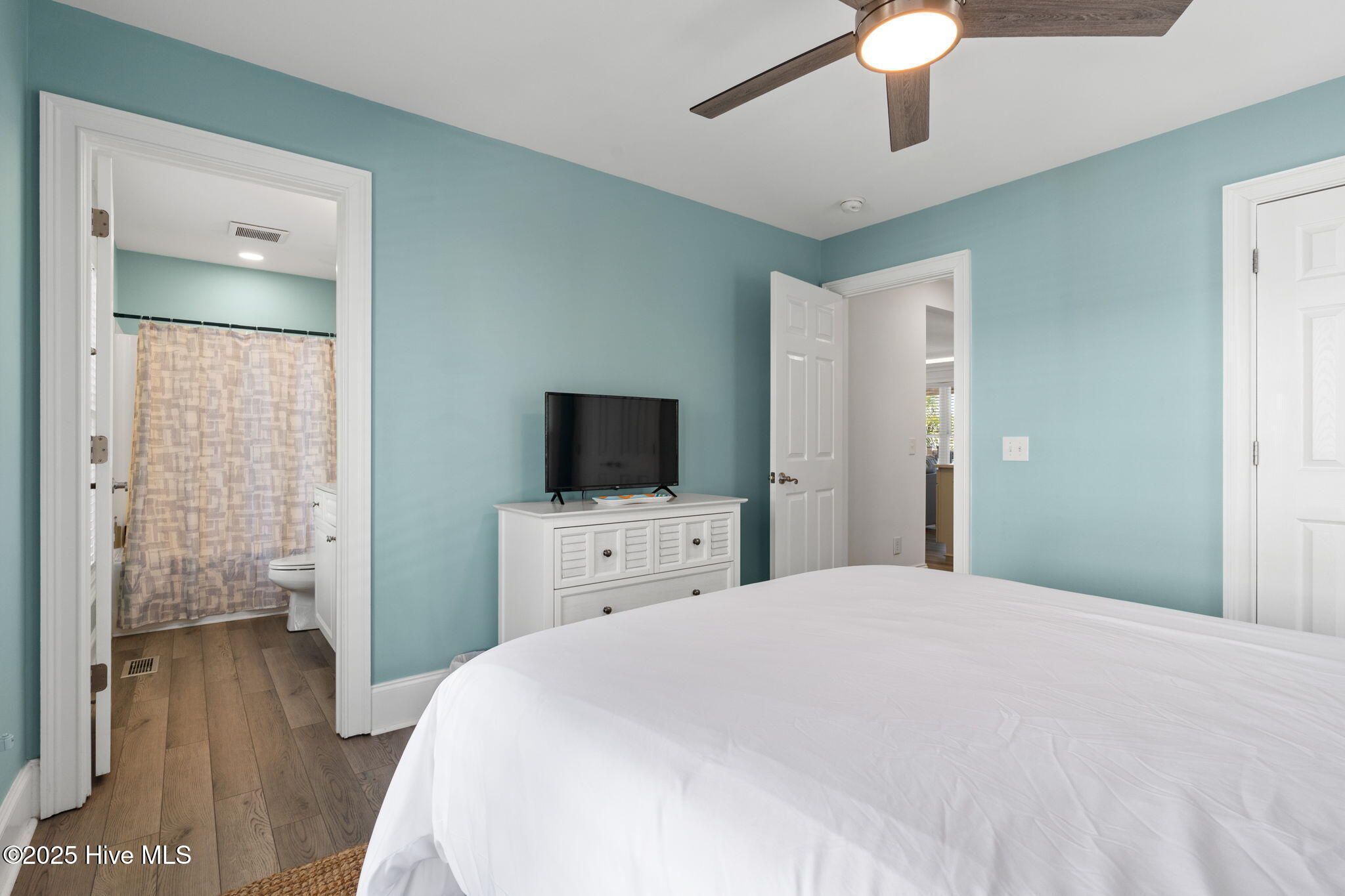 100535971 | Photo 34