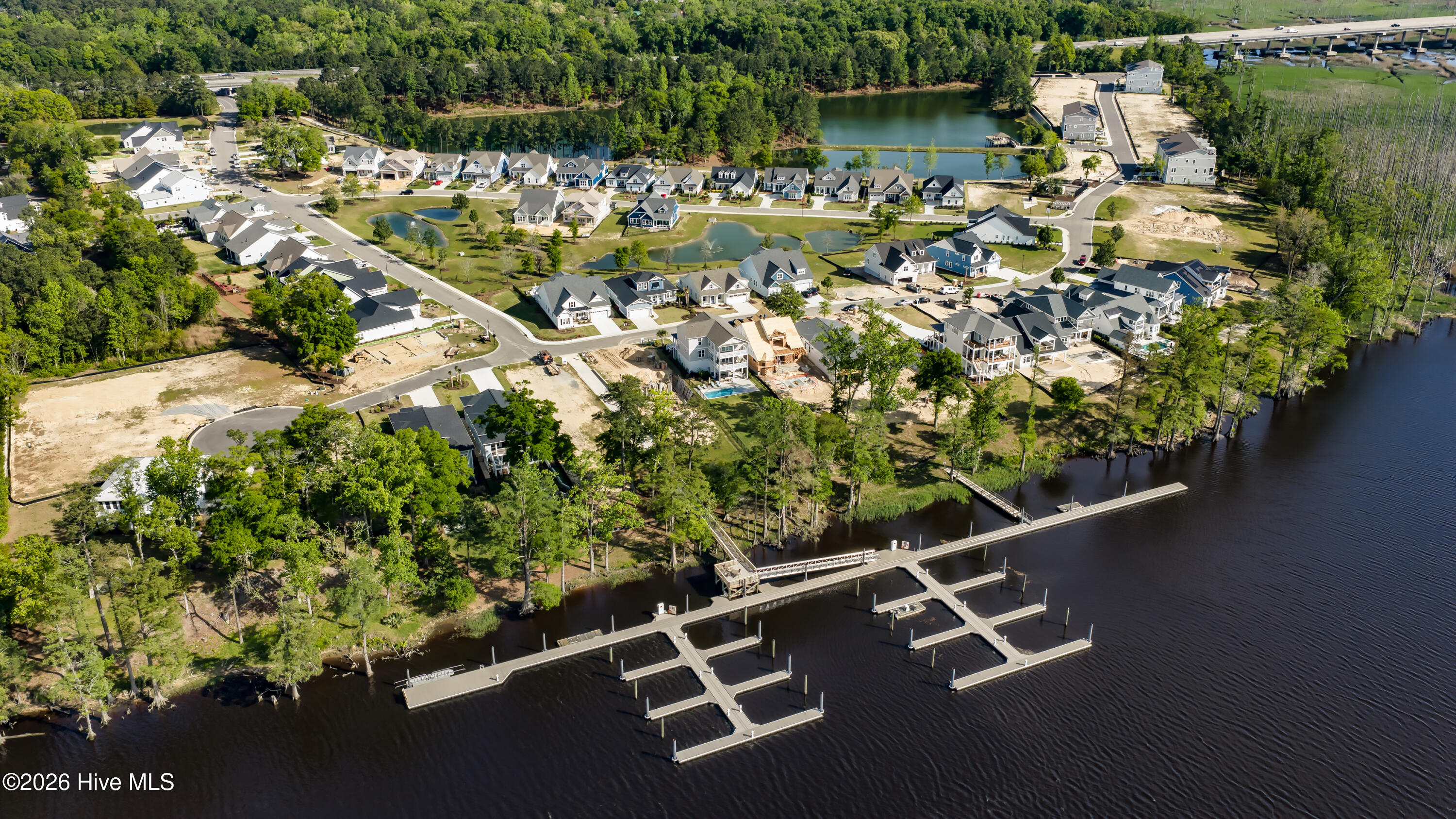 100548611 | Photo 57