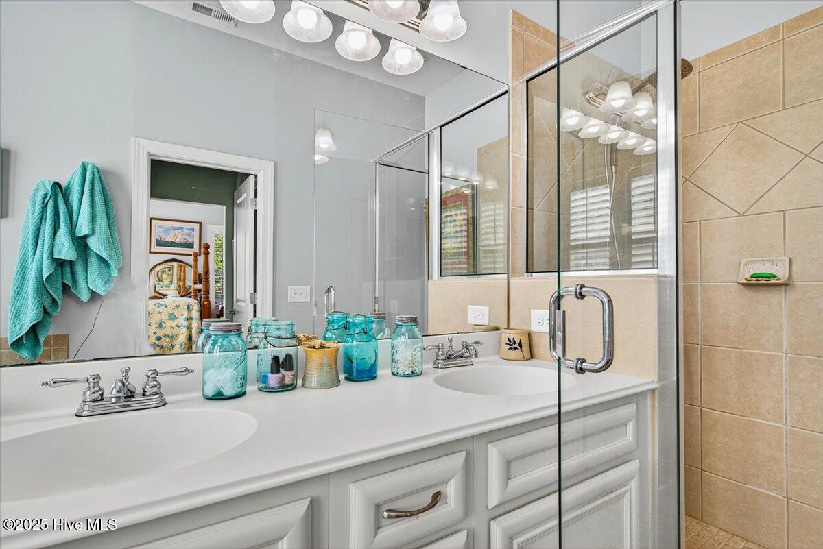 100518883 | Photo 30