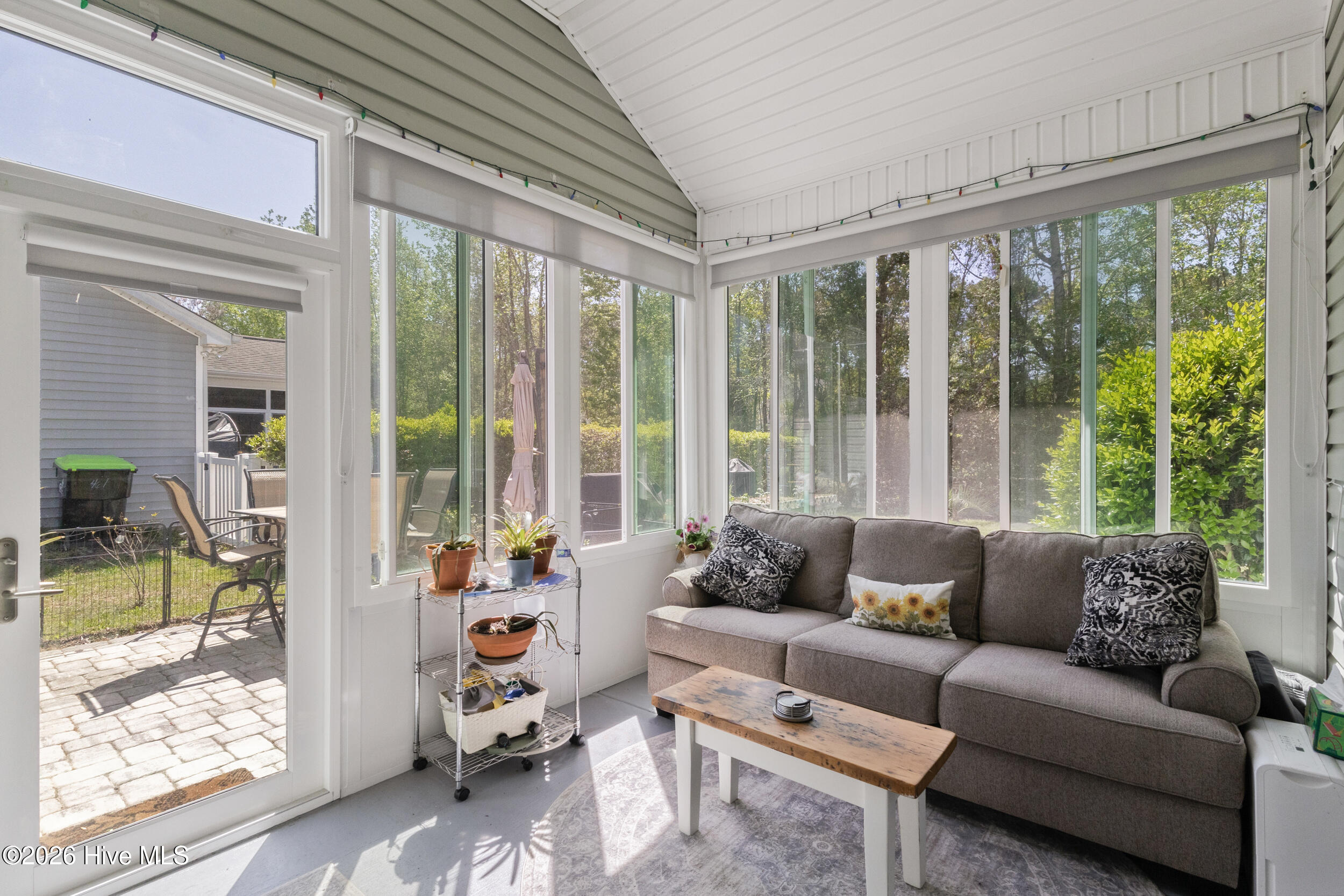 100565406 | Photo 39