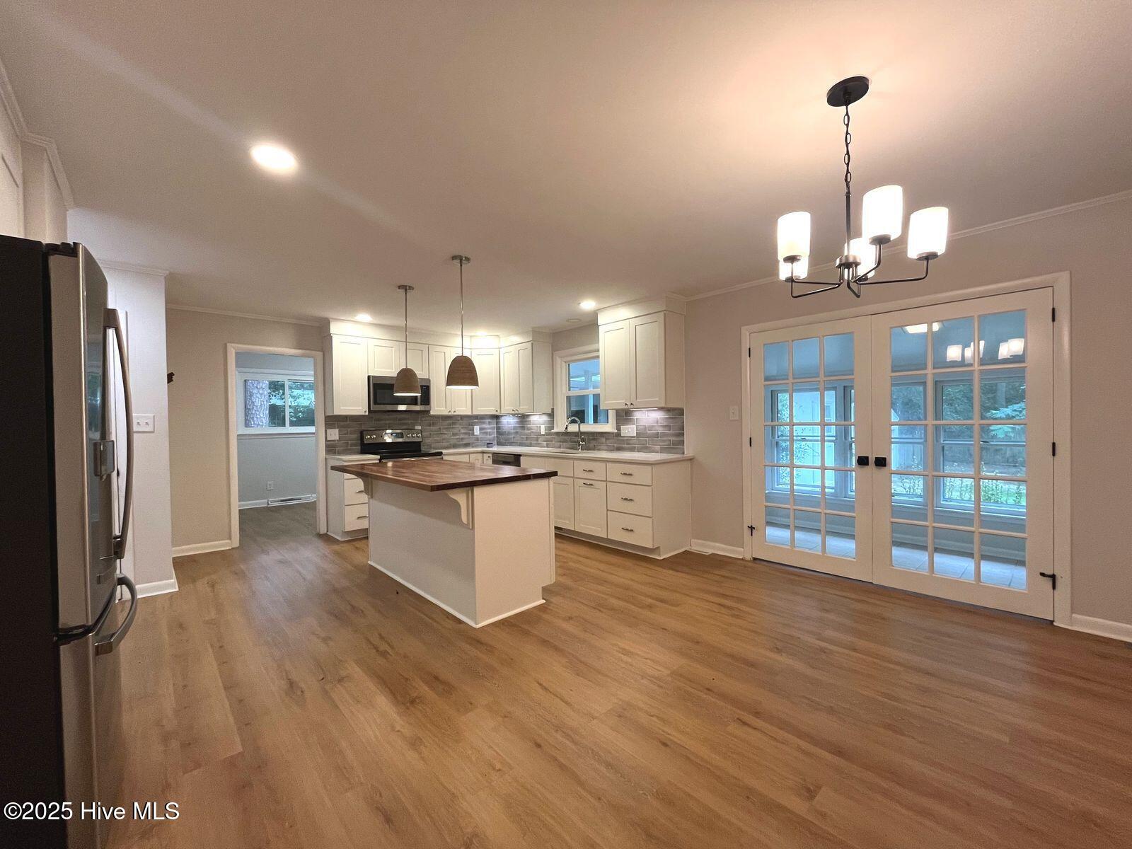 Exterior photo of 440 E Massachusetts Avenue, Southern Pines, NC 28387. MLS: 100592024