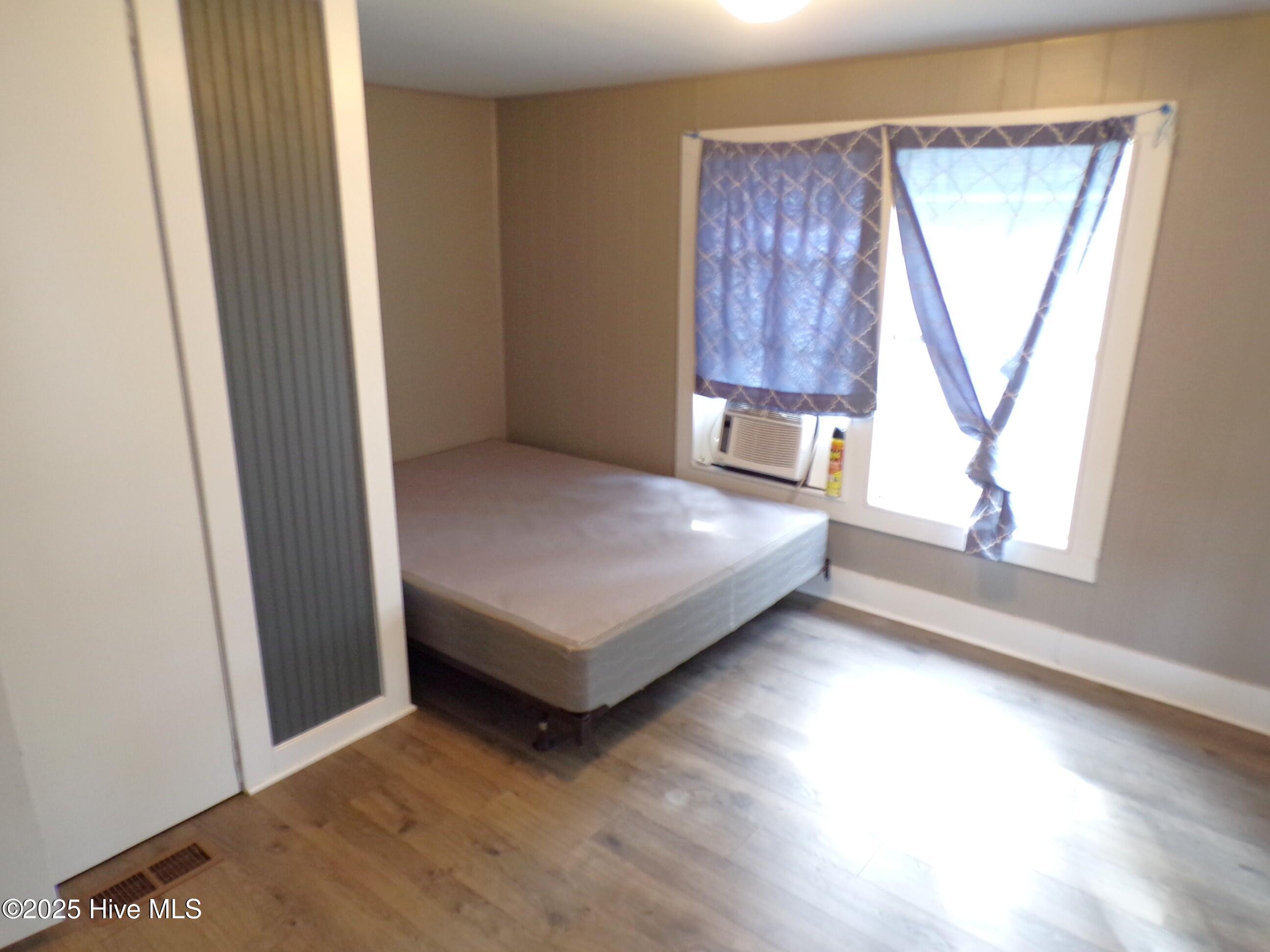 100546190 | Photo 16