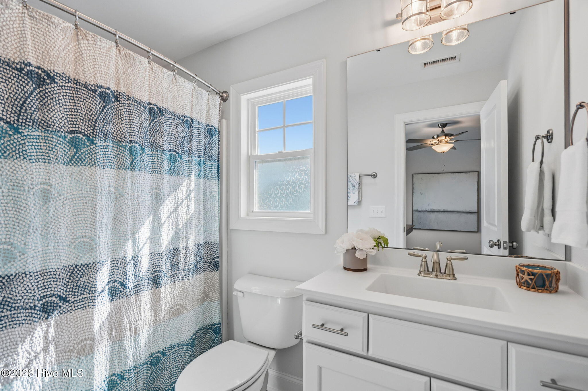 100558754 | Photo 25