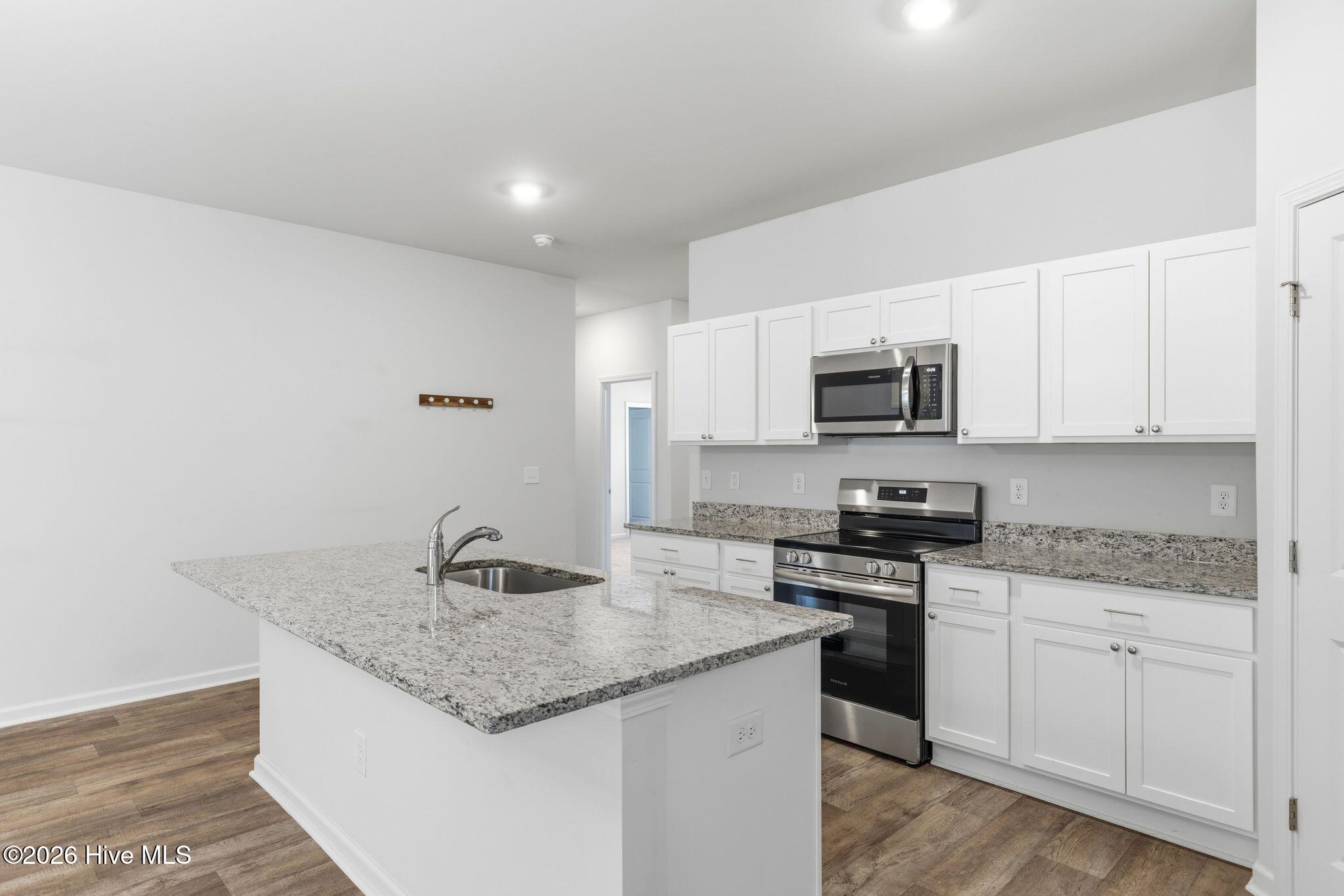 100556772 | Photo 14