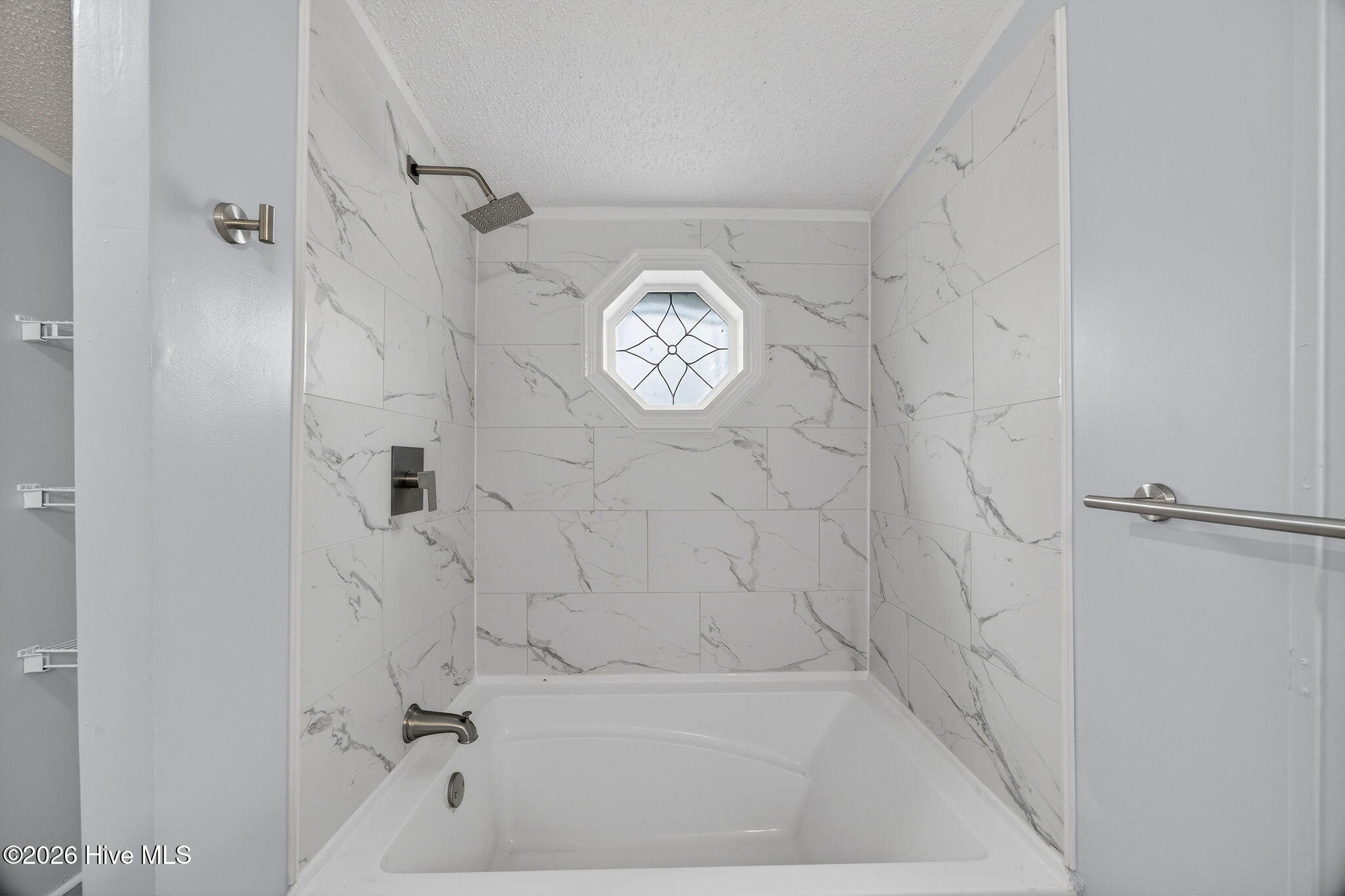 100556800 | Photo 26