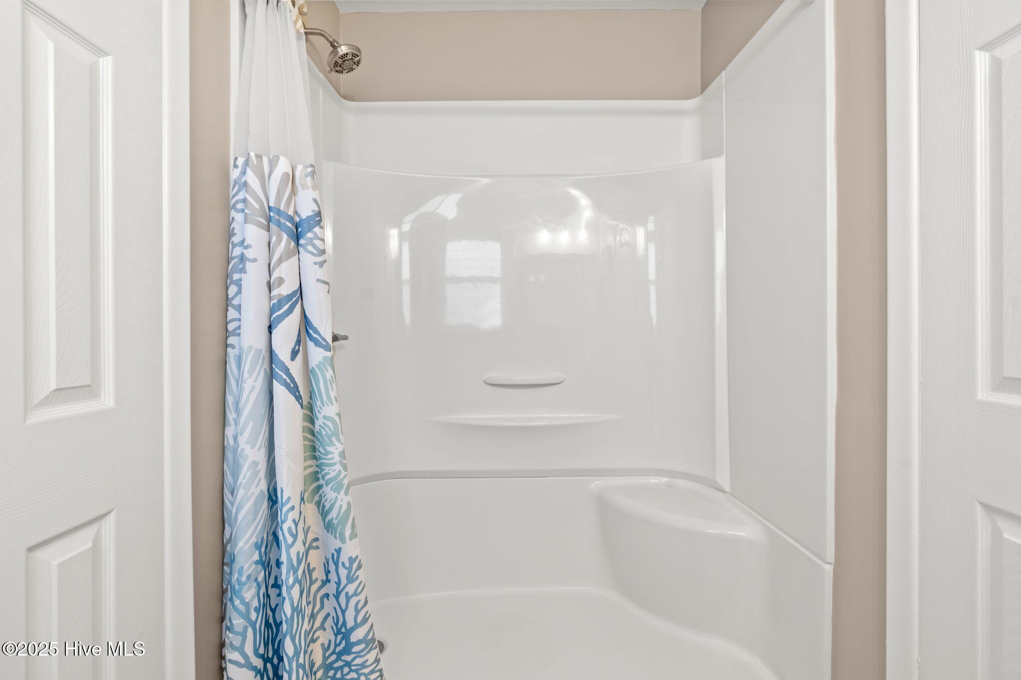 100542968 | Photo 19