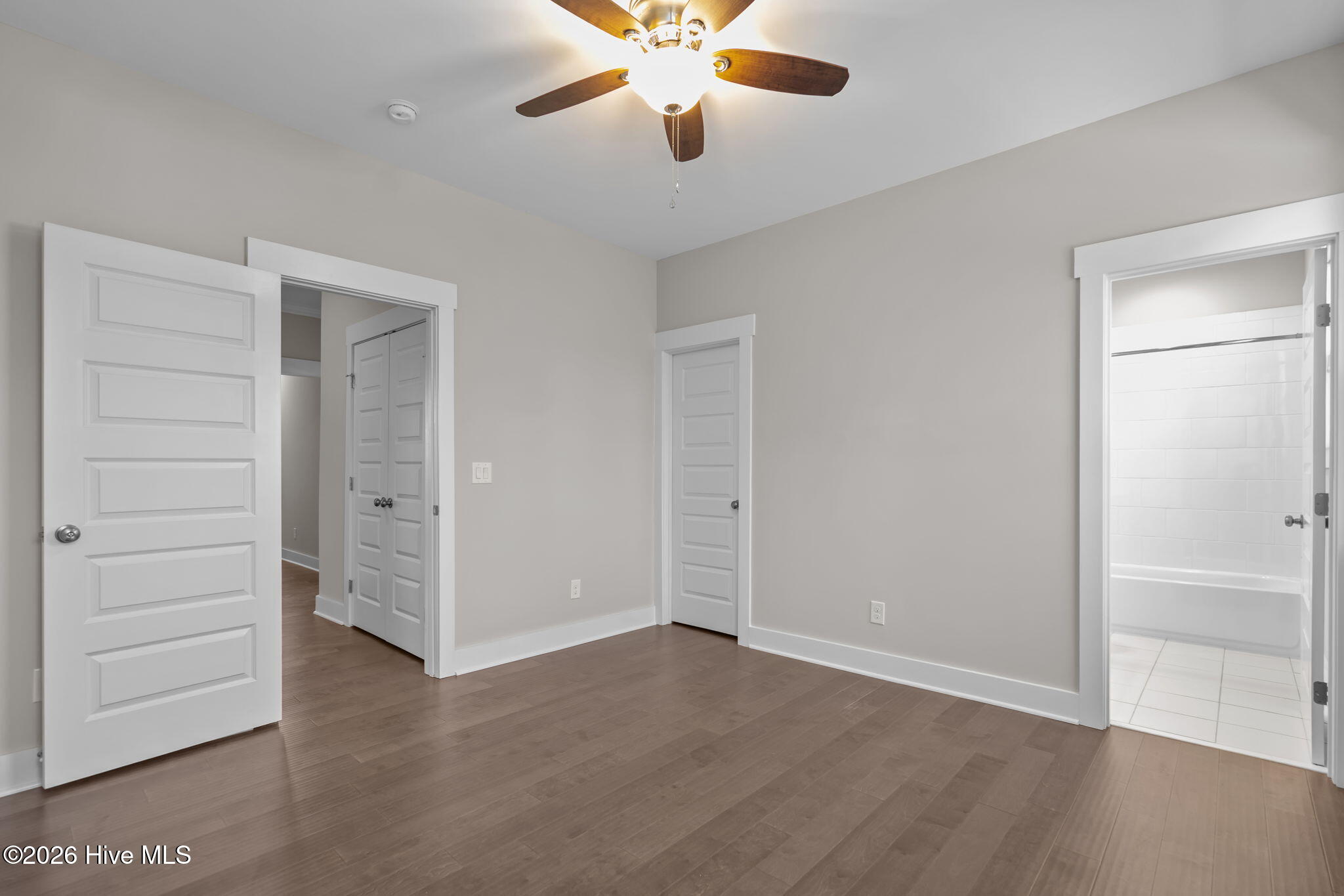 100550410 | Photo 54