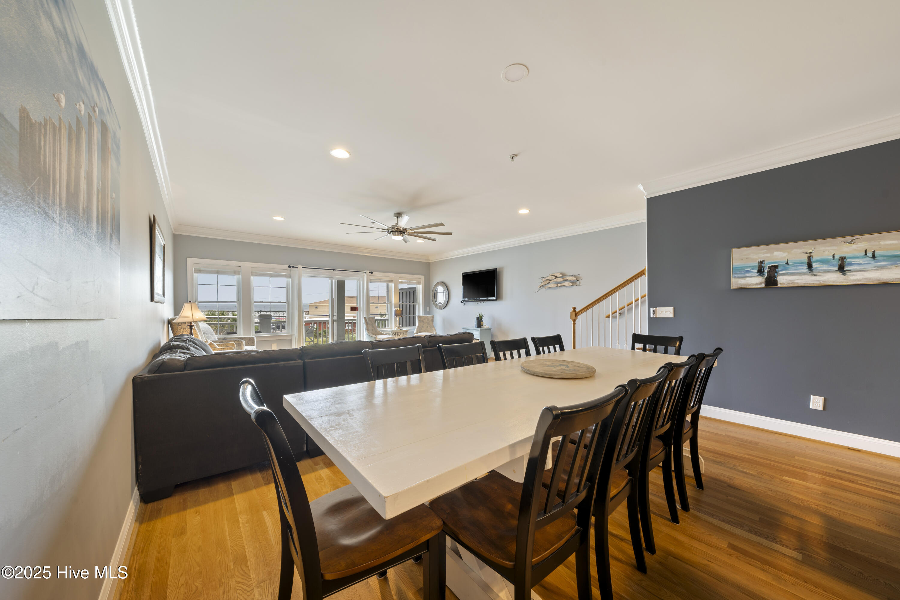 100530858 | Photo 10